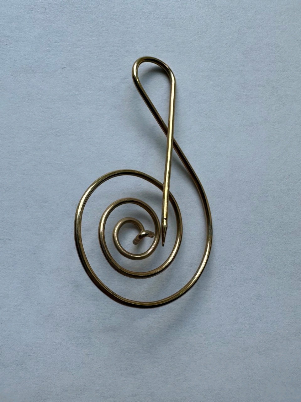 Gold Tone Metal Treble Clef Spiral Music & Dance Pin Vintage Brooch, No Stone