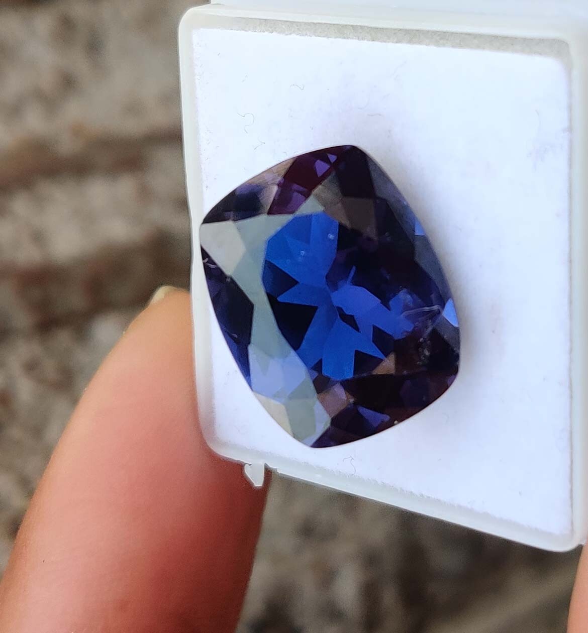 Certified 13.40 Ct Natural Madagascar Blue Sapphire Unheated Gemstones VVS