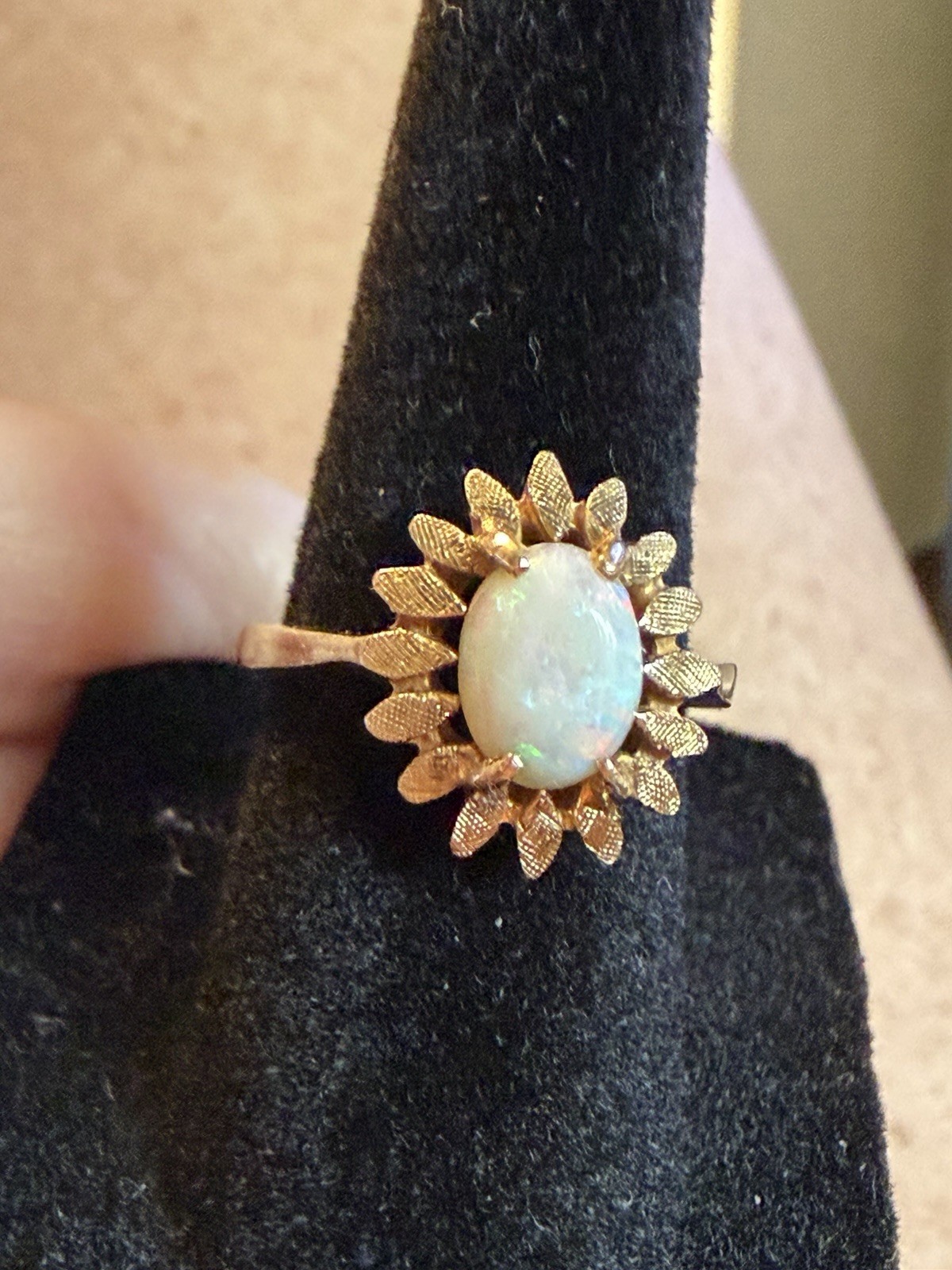 Vintage 14k Opal Ring Surrounded By Gold Leaves