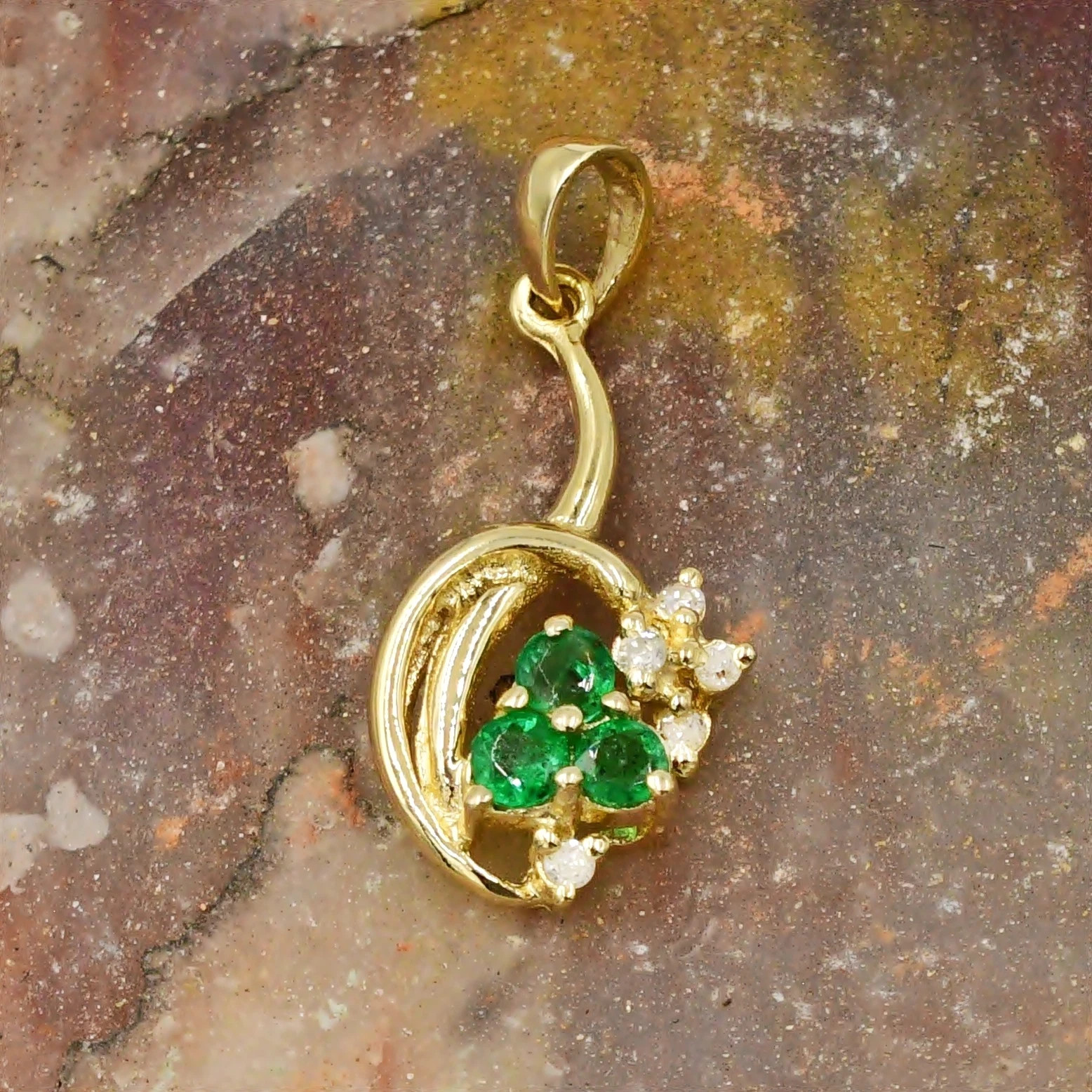 2.1CT Round Cut Lab Created Emerald Women’s Charm Pendant 14k Yellow Gold Plated