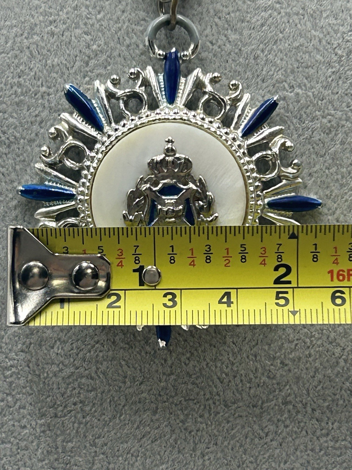 Vintage Queen Elizabeth Crown Jewels Cobalt Blue Coat Of Arms Necklace 16”