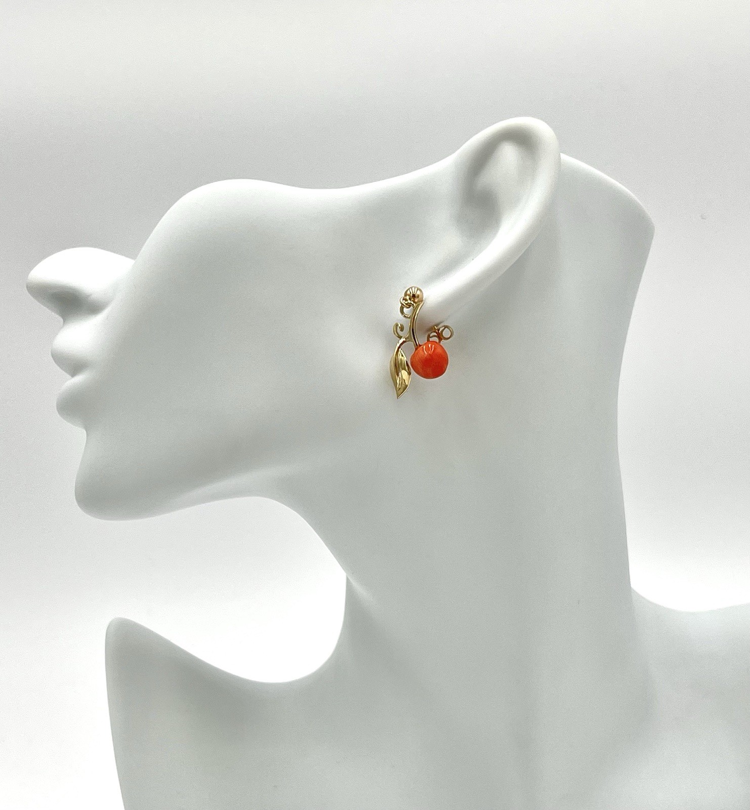14kt Gold Red Coral Mediterranean Apples 8mm Torre del Greco Earrings