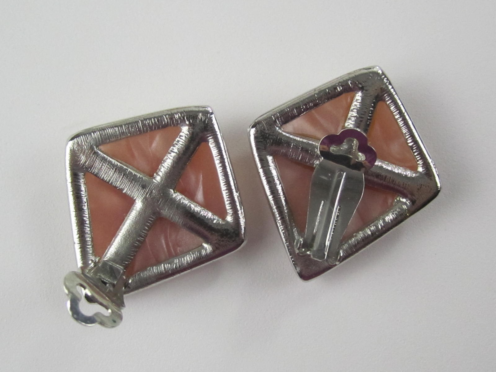 Vintage Pink Kite Earrings Marbled Satin Texture Silver Tone Clip-on (E1)