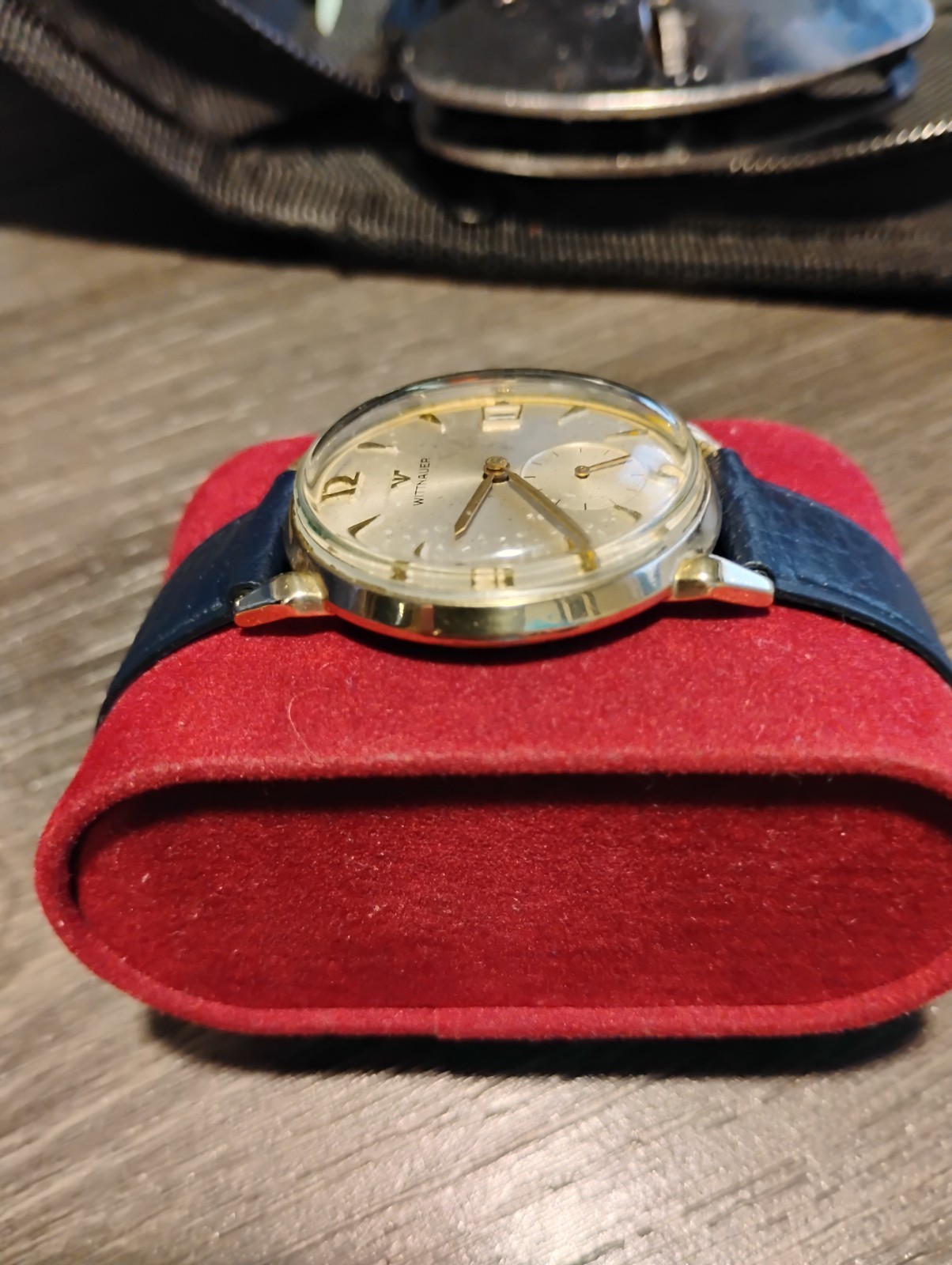 Wittnauer C11K 17j Men’s 10k Rolled Gold 33.35mm Wristwatch Beautiful Condition.