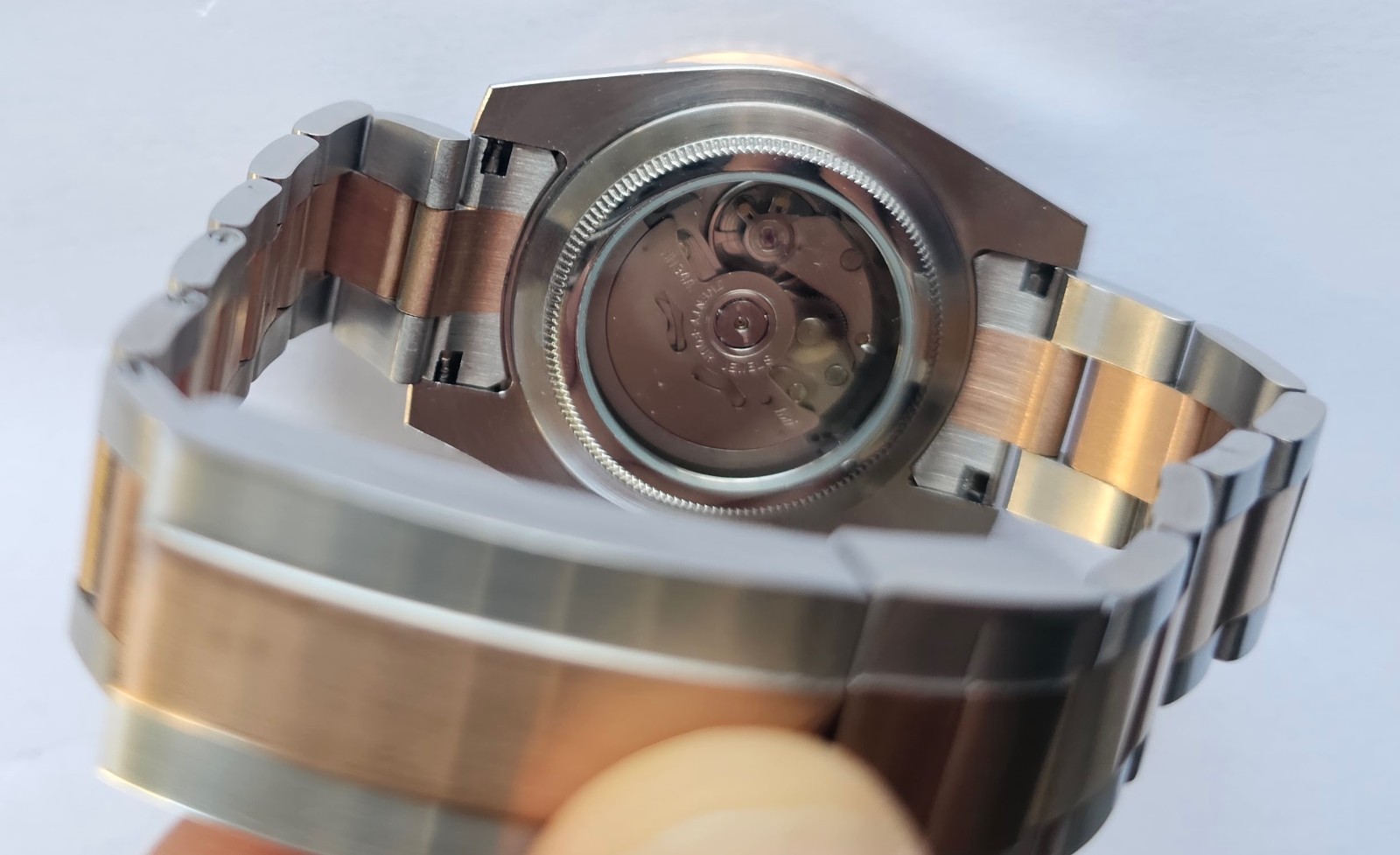 NH34A 20ATM Waterproof Two Tone Rose Gold GMT Watch Bracket Sapphire Magnifier