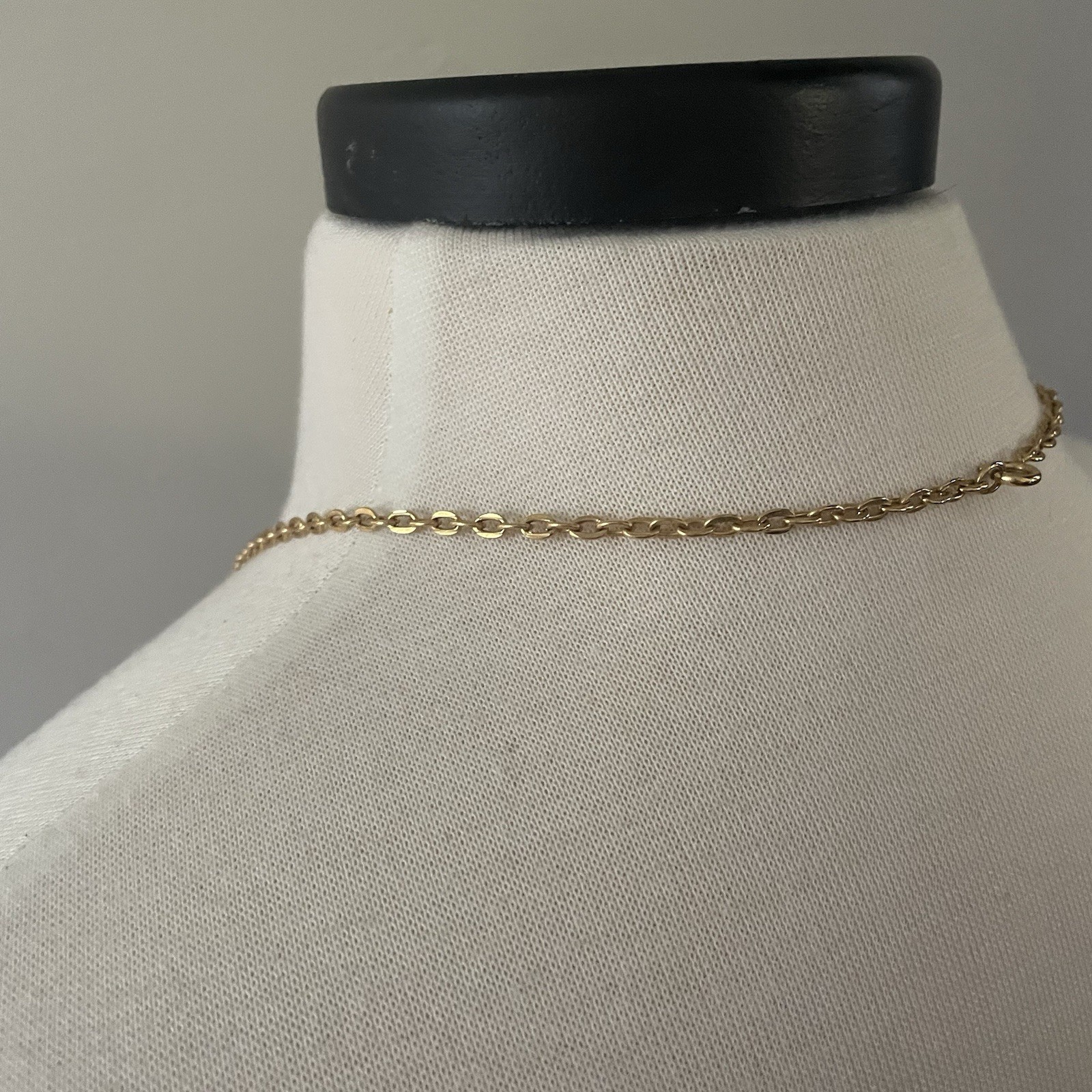 Vintage Large Round White Filigree Statement Pendant Gold Tone Necklace