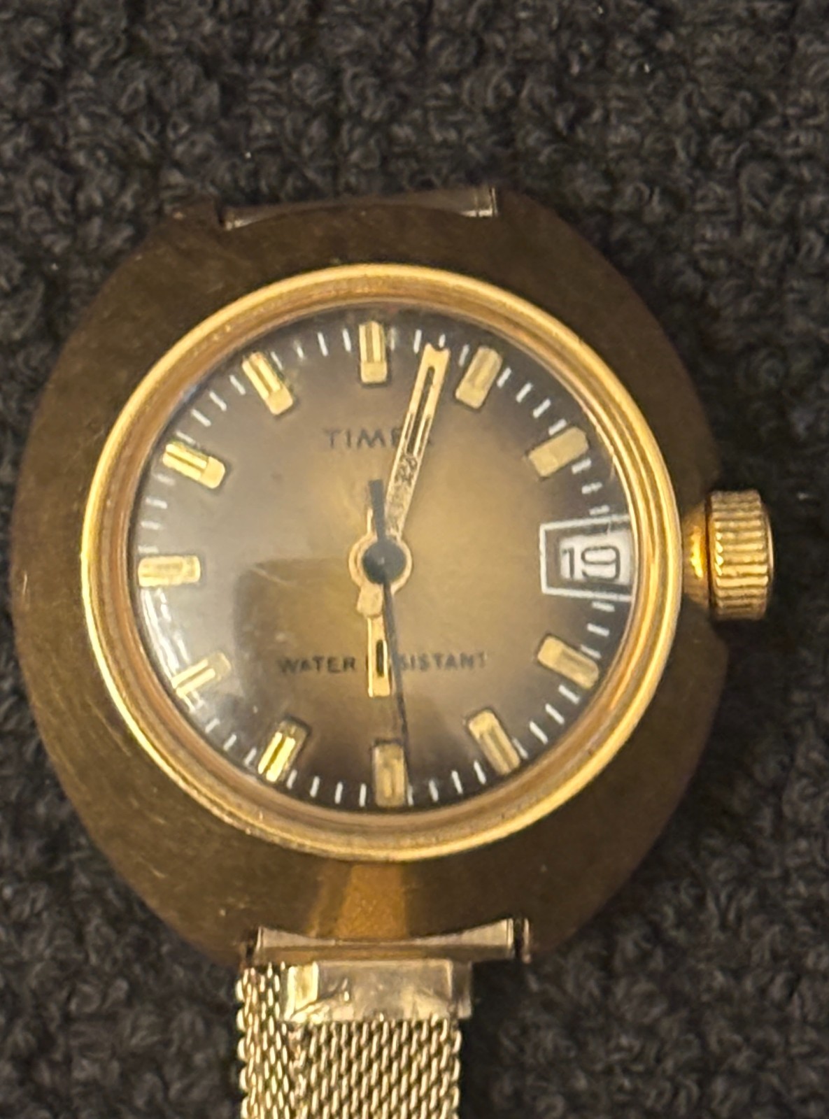 Vintage 1970’s Timex Ladies manual watch with date-new battery- runs great