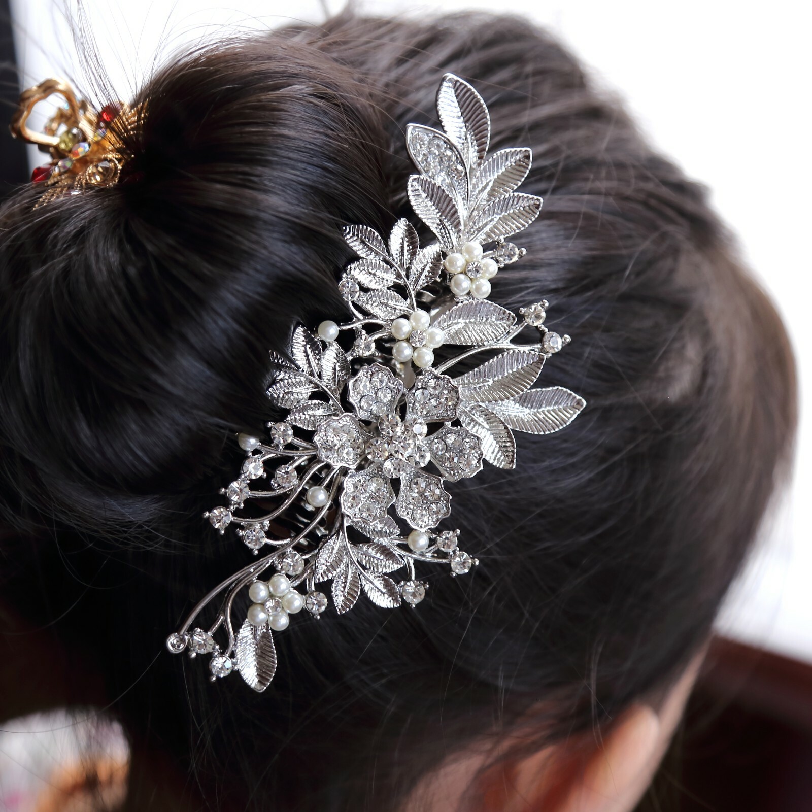 Silver tone flower hair comb bridal wedding crystal rhinestone hair accessories