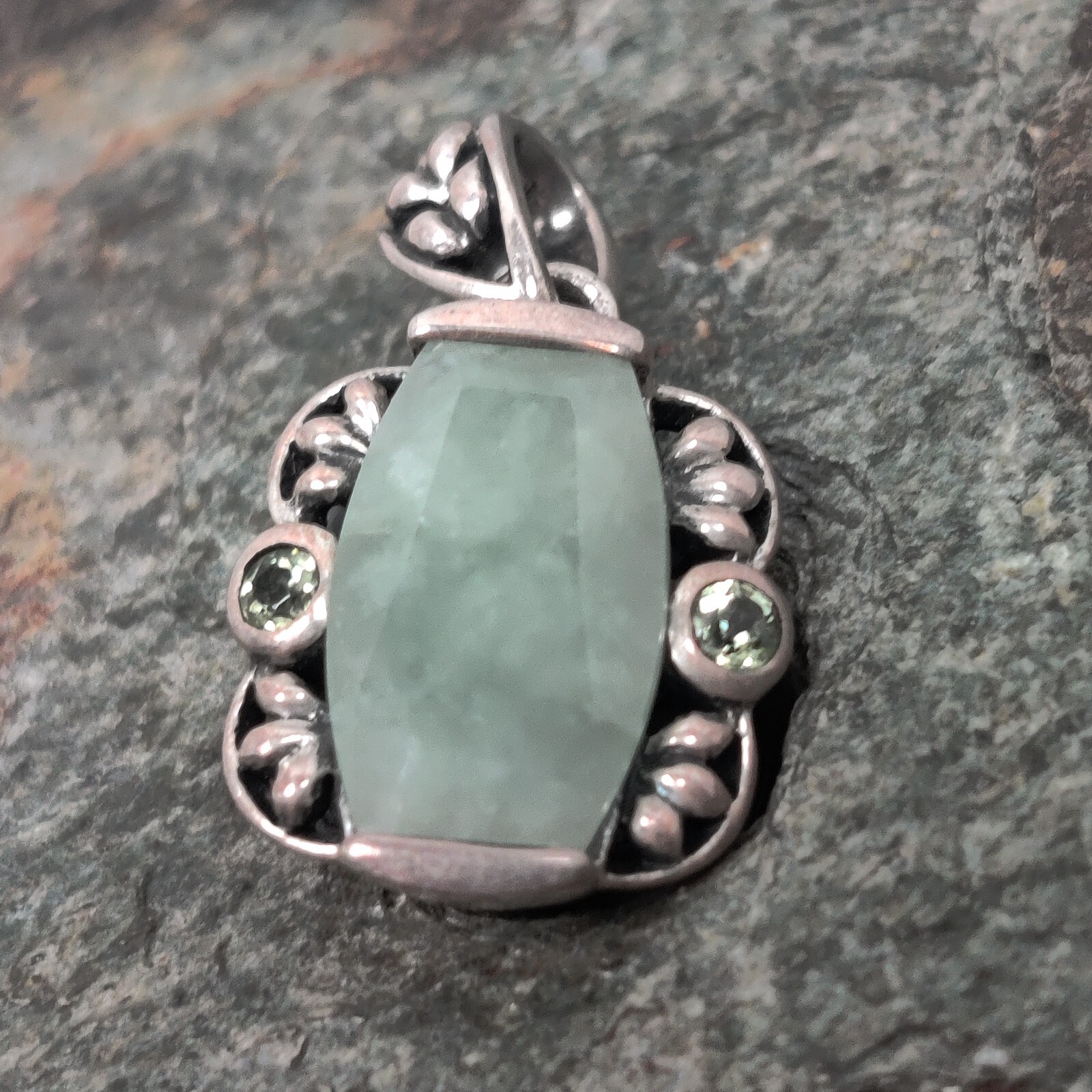 ACI Charm Pendant 925 Sterling Silver Prehnite Clear Quartz Art Nuveau Scroll