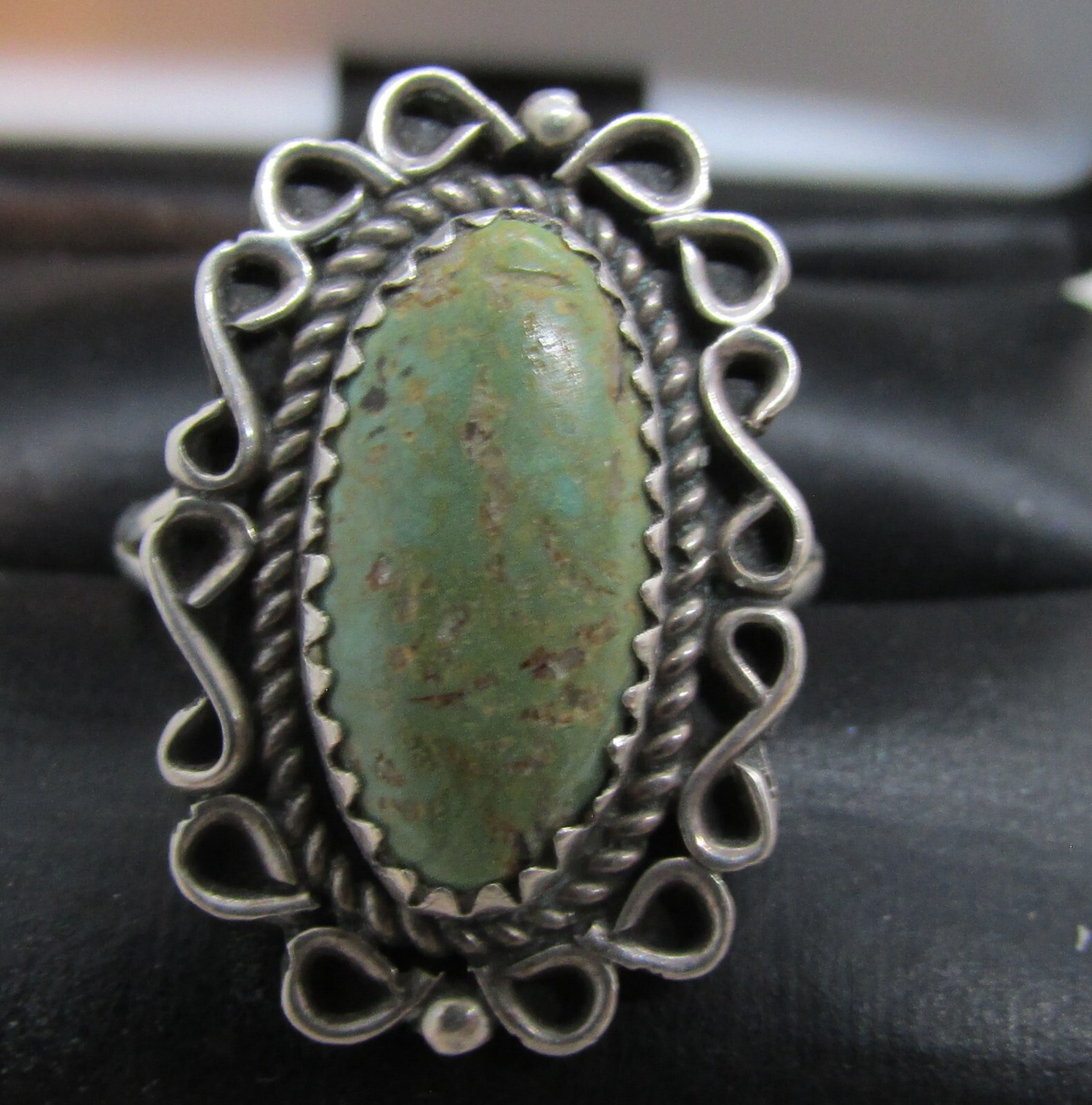 VINTAGE SOUTHWEST N A GREEN TURQUOISE RING SIZE 7.5