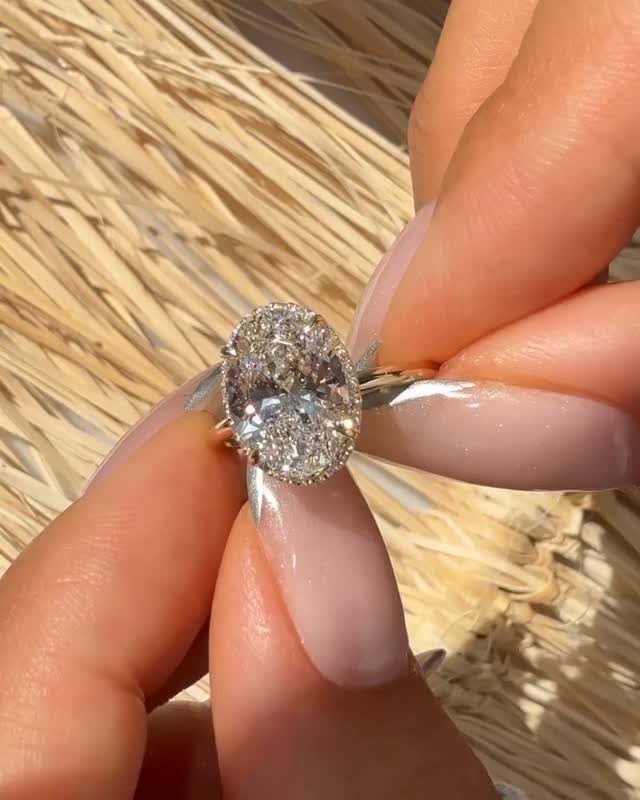 4.90 Ct Beautiful Oval Cut Lab-Grown Diamond Engagement Ring in 14k Yellow Gold