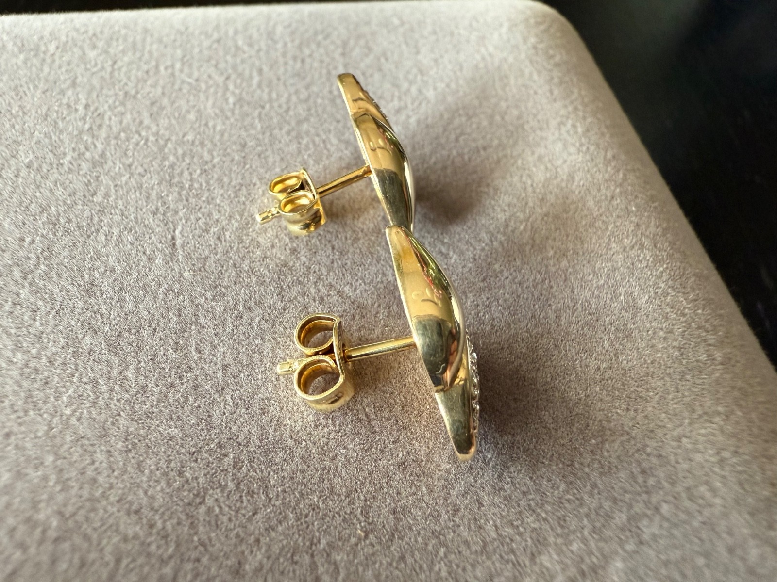 Stud earrings with 2 diamonds 585 Yellow gold