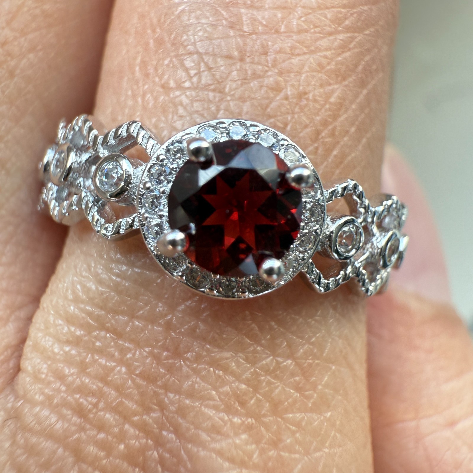 925 Sterling Silver Ring 5mm Red Natural Rhodolite Garnet Gemstone Zircon Gift