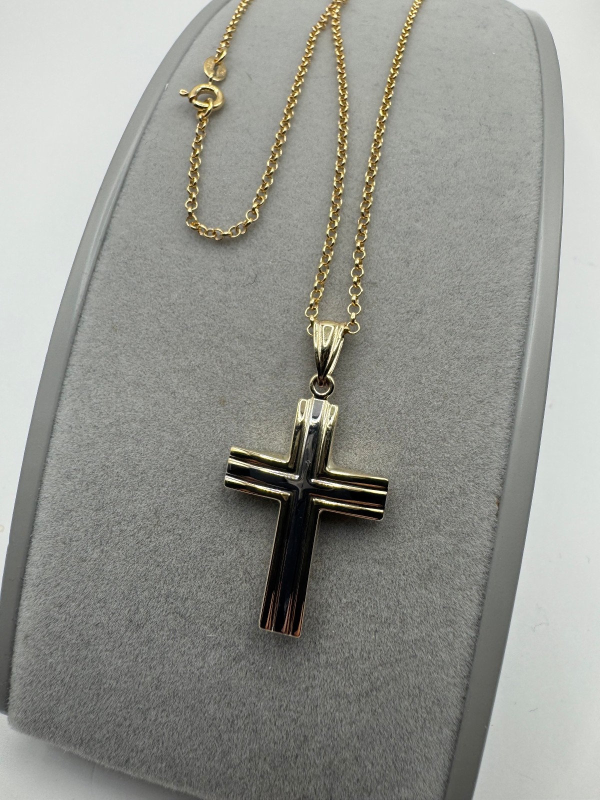 9ct Yellow and White Gold Cross Pendant and Chain Necklace 20 Inch / 50cm