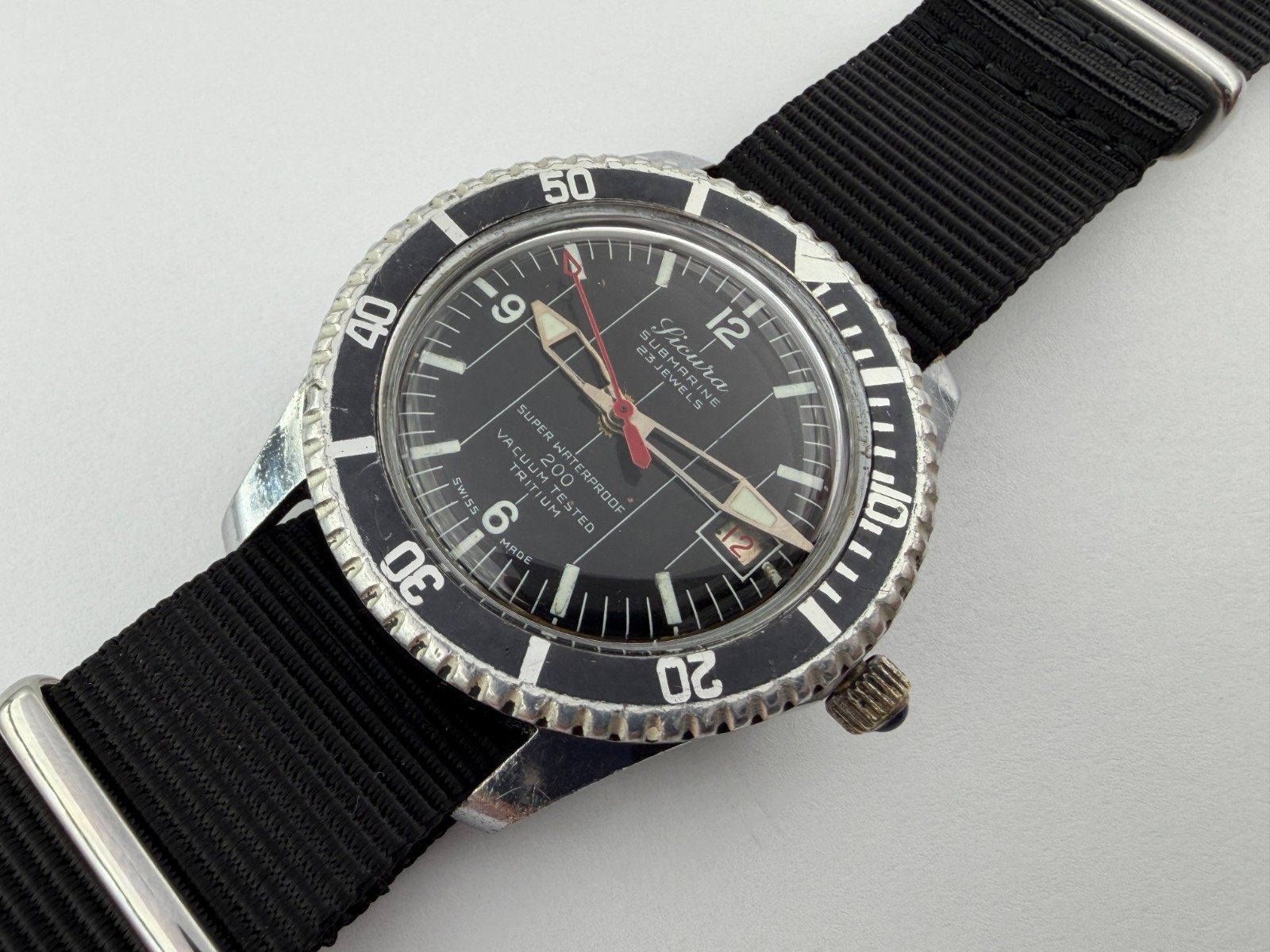 Vintage SICURA Submarine Diver 200 Super Waterproof Cal ETA 8021 Manual – 38 mm