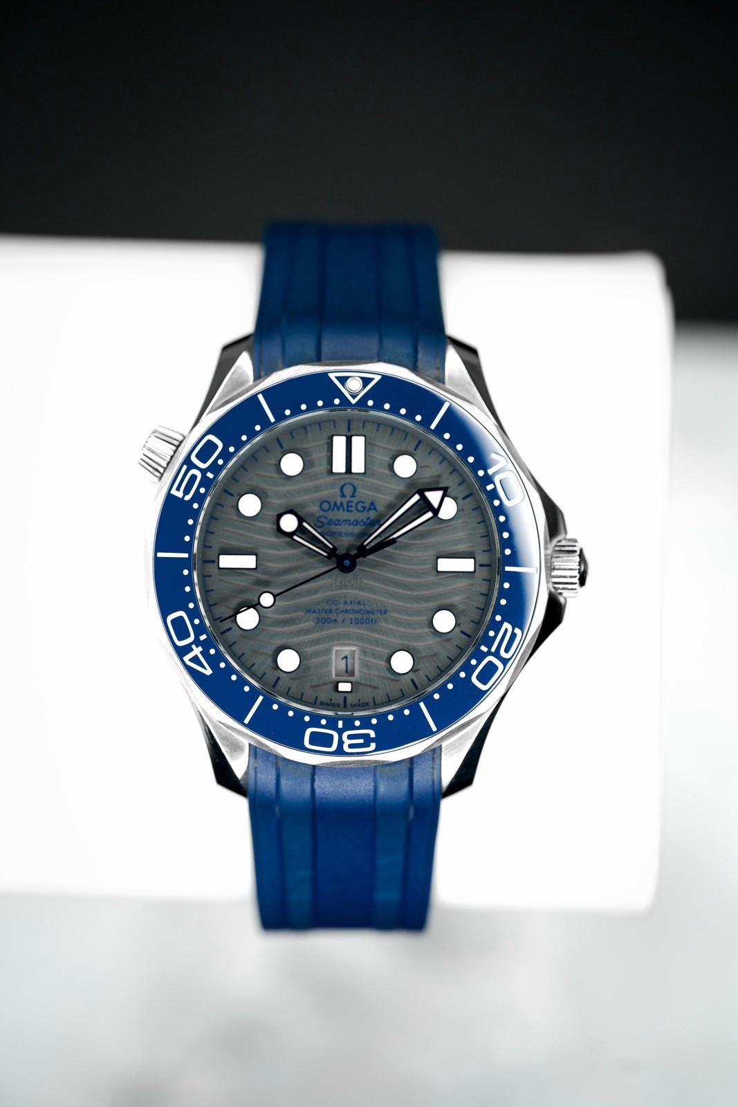 Omega Seamaster Diver 300M 42mm Grey Dial Ceramic Bezel Full Box & Papers