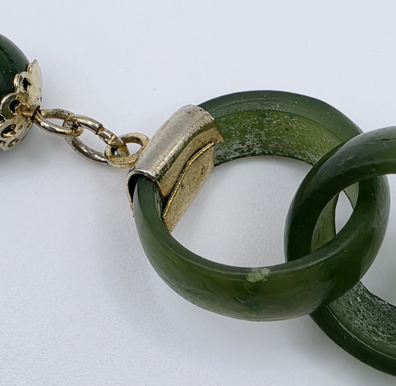 Vintage Green Jade Interlocking Circle Link Necklace 31″ Long Gold Tone