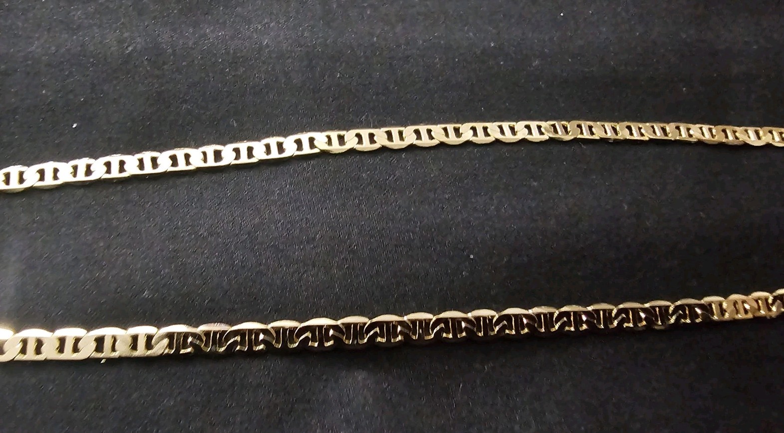 24in 3mm 14k Gold plated over brass Mariner Chain Necklace with red velvet bag.