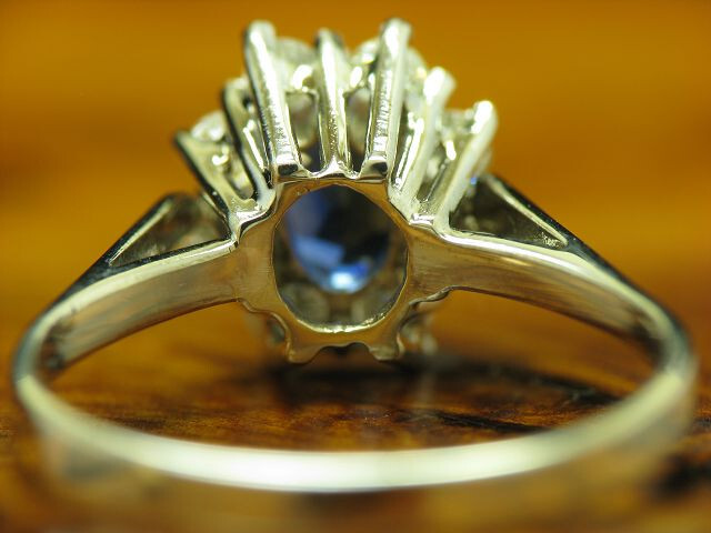 14kt 585 white gold ring with 1.10ct synth sapphire & 0.40ct brilliant/3.1g/RG 58