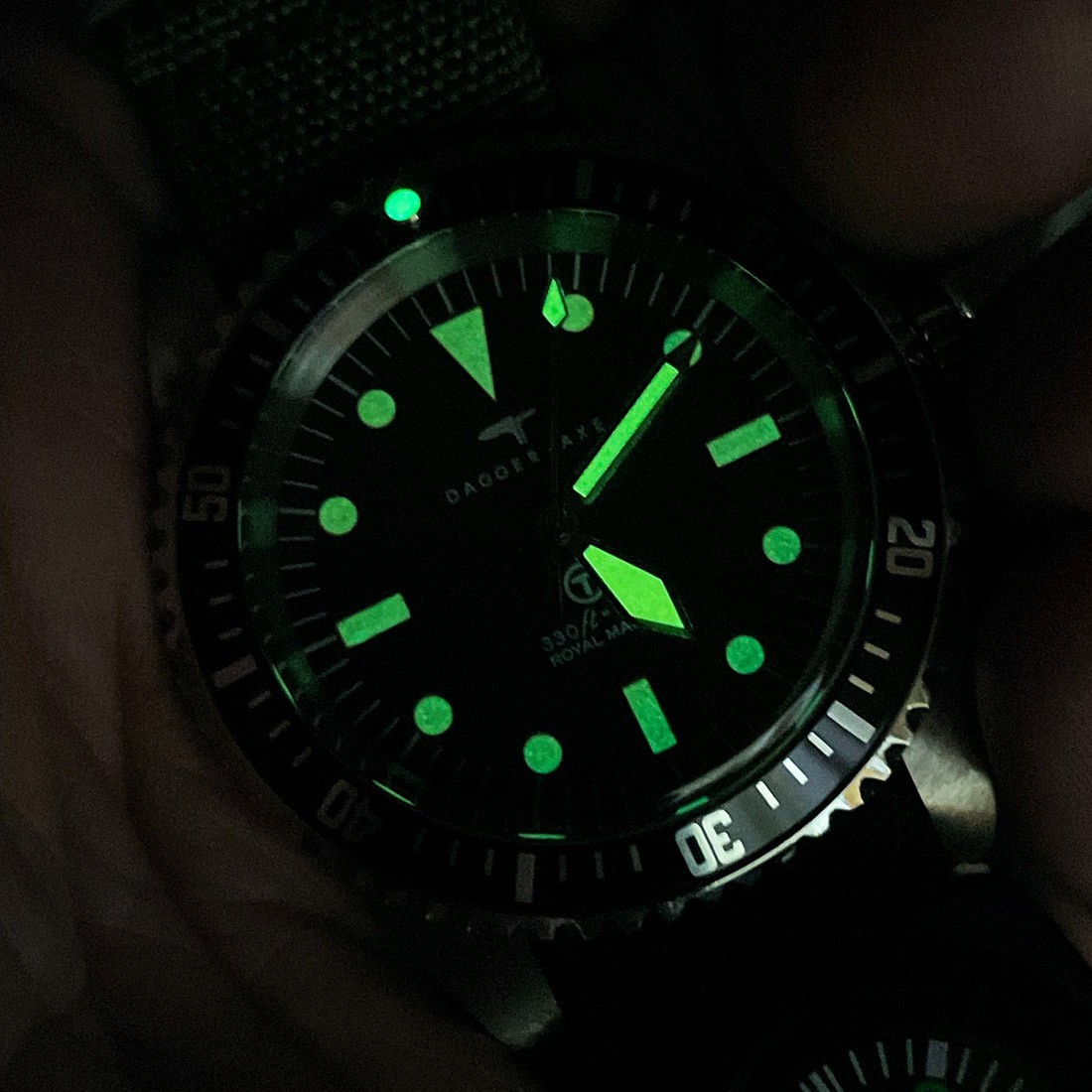 Dagger Axe DG-T008 Automatic Steel Fabric Compass Green Diver Men’s Watch