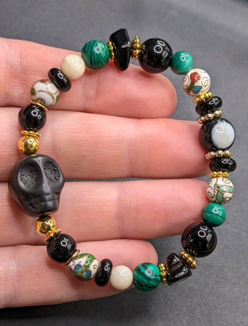 Green 8mm Beaded Stretch Bracelet 7″ (17cm)