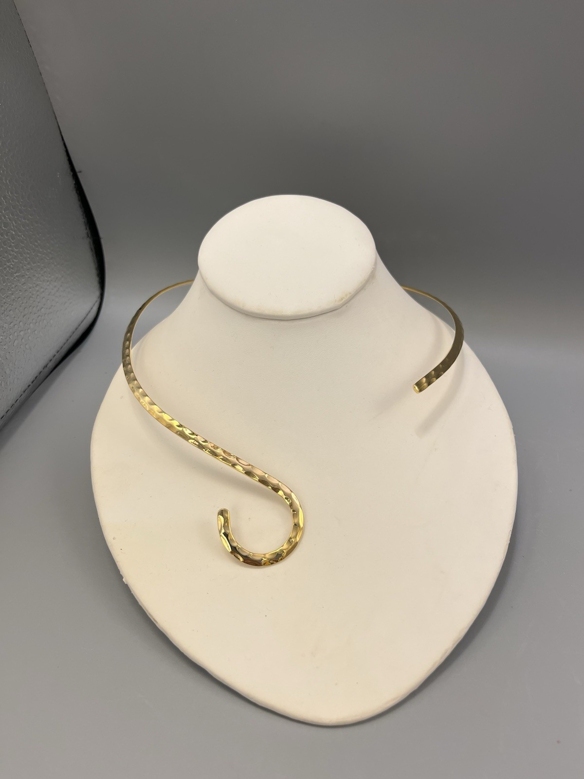 Women’s Designer BEST Gold Tone Torques Choker Collar Necklace Fashion Jewelry