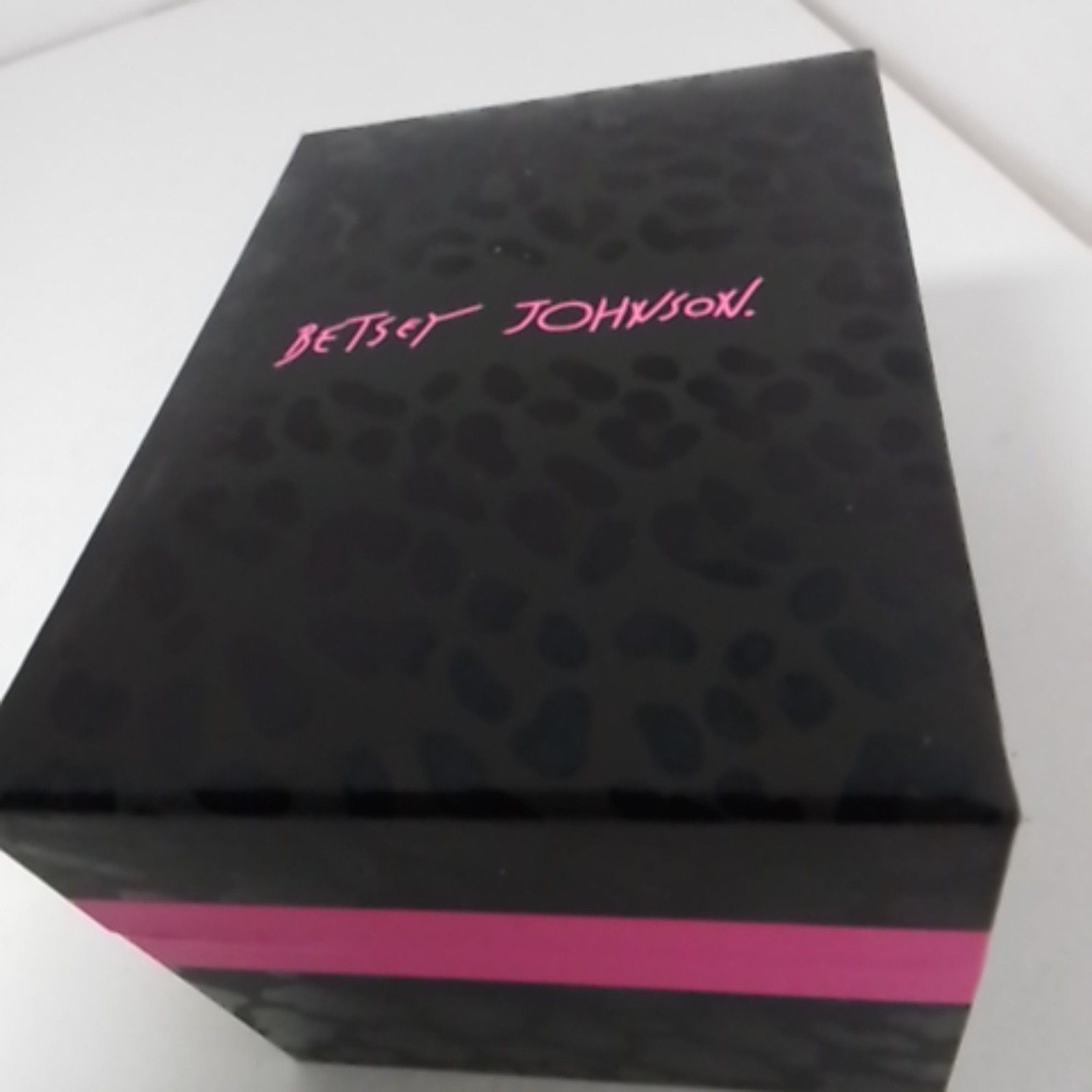 Betsey Johnson Women’s Wristwatch with Pink Glitter Strap Z#1029