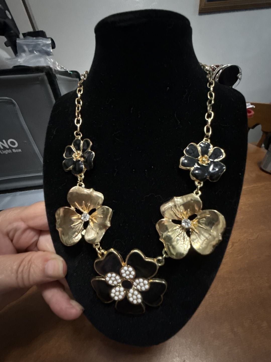 Vintage Gold Tone Dogwood Blossom Flower Statement Necklace