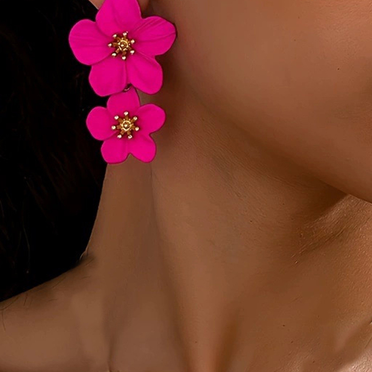 Women’s Elegant Camellia Flower Choker Necklace & Earring Set New OT Interlock