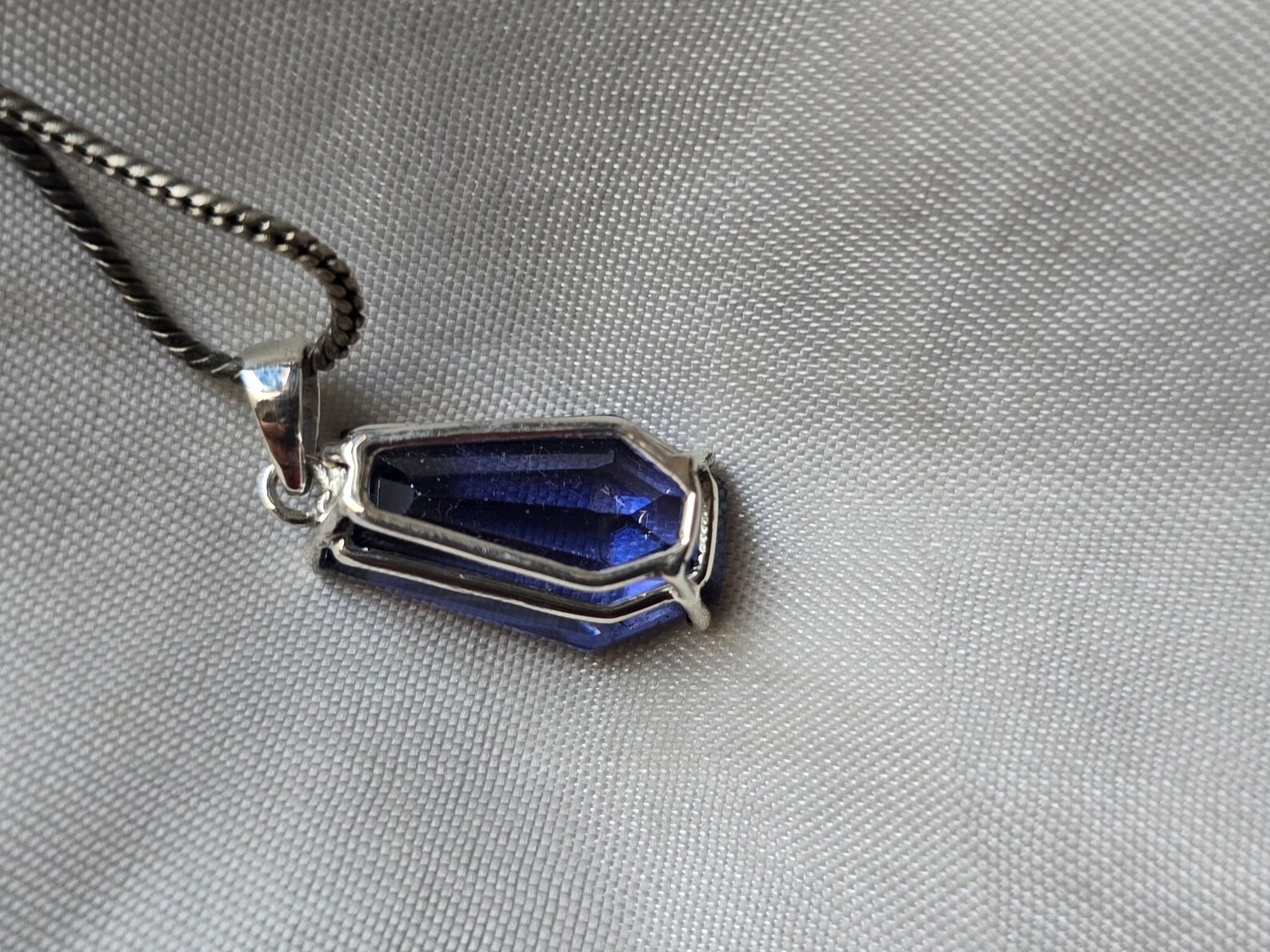 Certified 24 Ct Natural Blue Sapphire Fancy Silver Pendant Gemstone