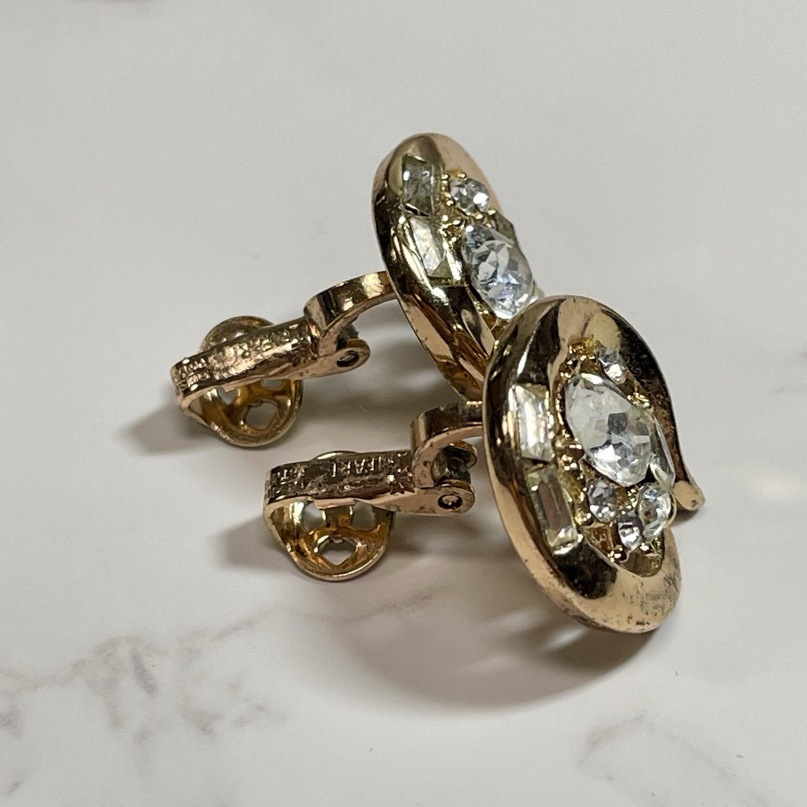 Vtg Crown Trifari Rhinestone Clip On Earrings Round Gold Tone Signed Pat Pend
