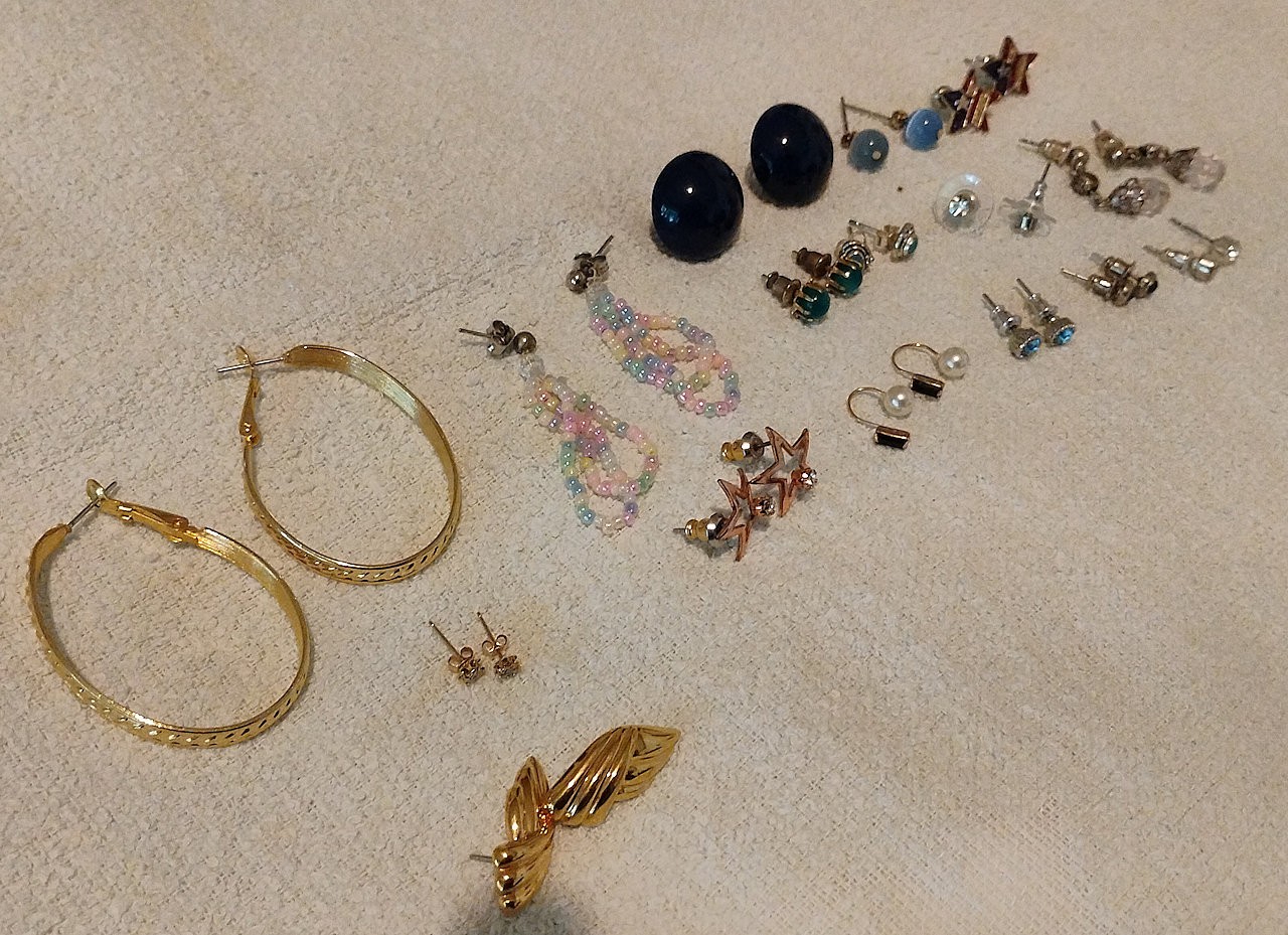 Lot of 16 Pairs of Vintage Stud & Hook Earrings – Estate, Family, Etc. READ!