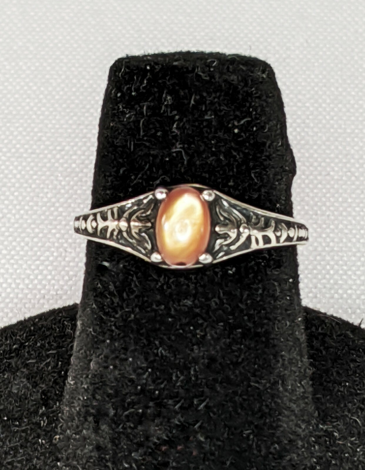 Vntg Sterling Silver Wheeler Manufacturing Apricot Mother of Pearl Ring SZ 5.75