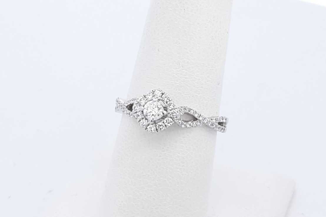 0.27cttw Diamond Ring In 10k White Gold 2.1 Grams Size 7 Eb0426lxzde