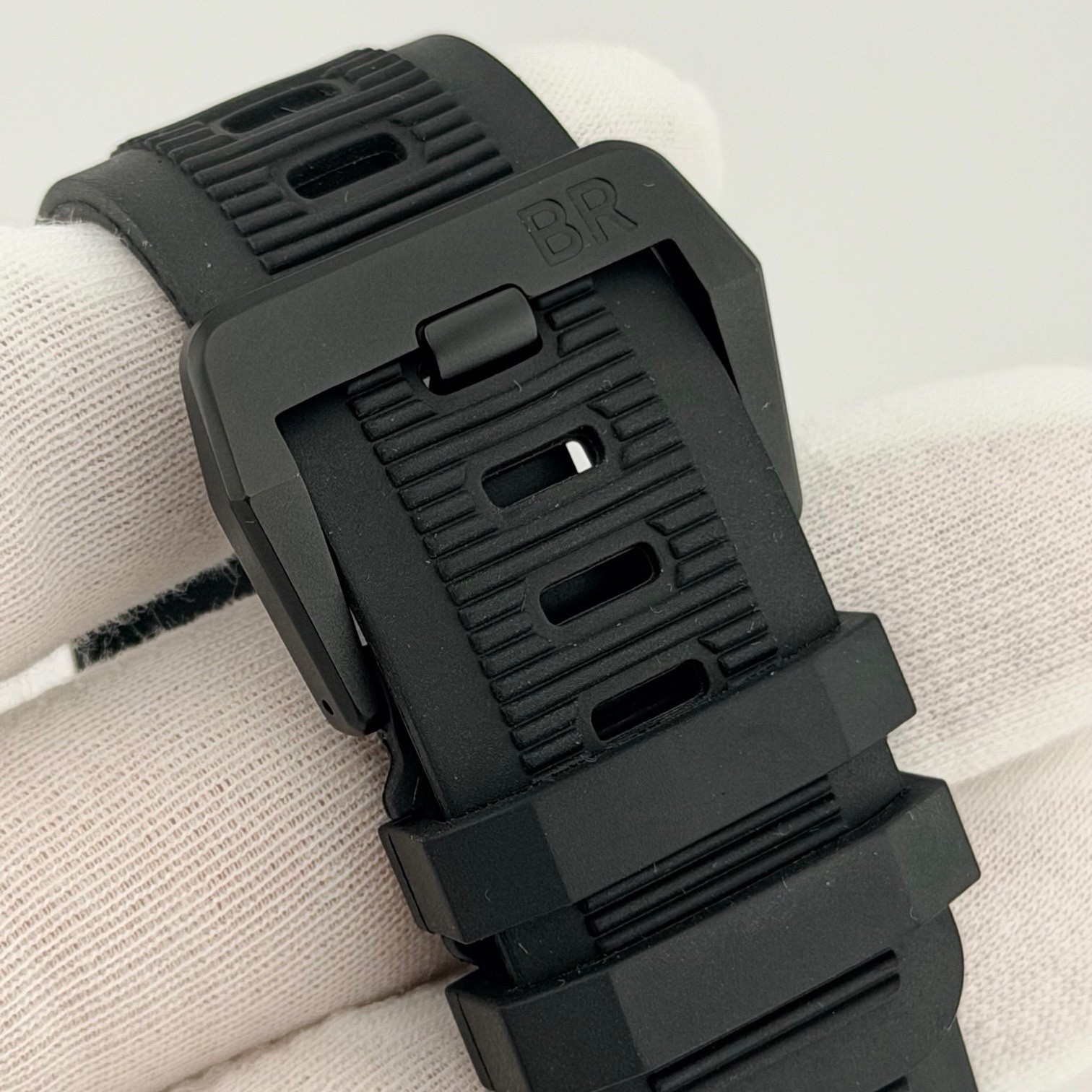Bell & Ross BR 03-92 Diver 42mm Black Ceramic Black Dial Rubber Strap Box