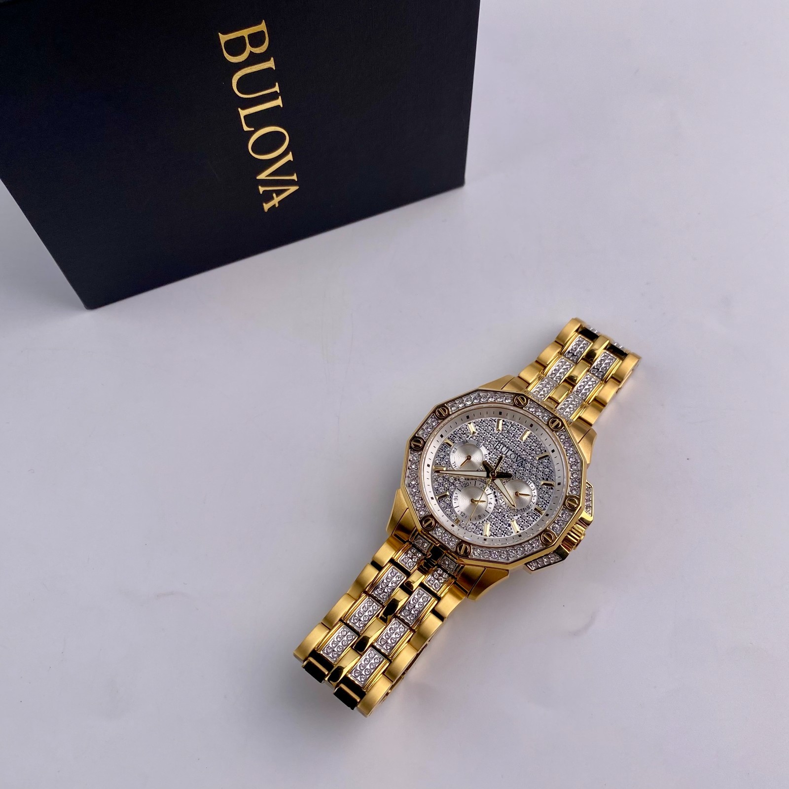 Bulova Octava 98C126 Men’s Quartz Watch Crystal White Dial Gold-Tone 41.5mm