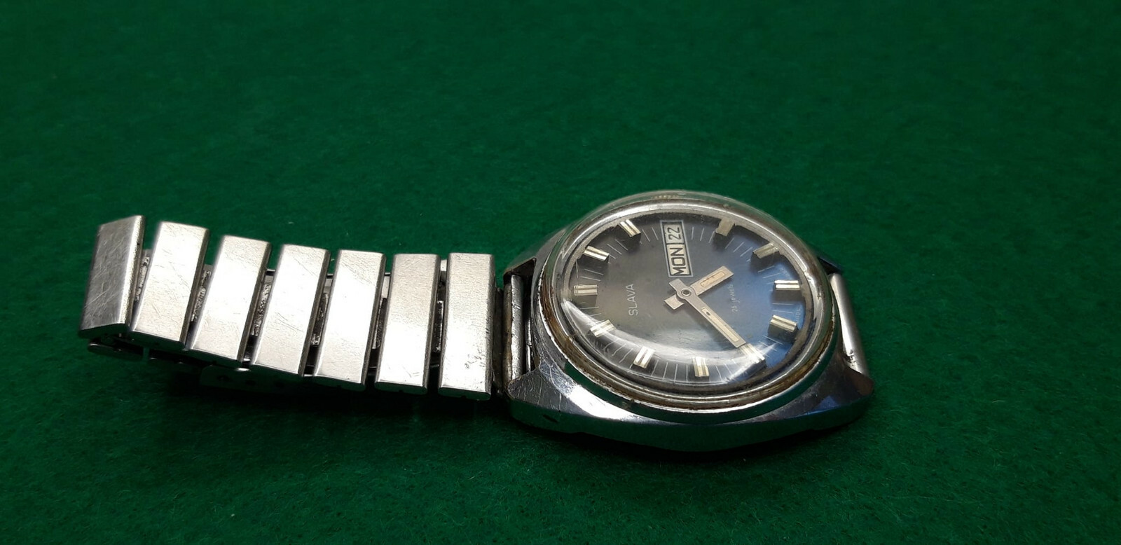 Watch USSR Slava 26 jewels Mechanical Soviet Wristwatch Russian Rare Vintage