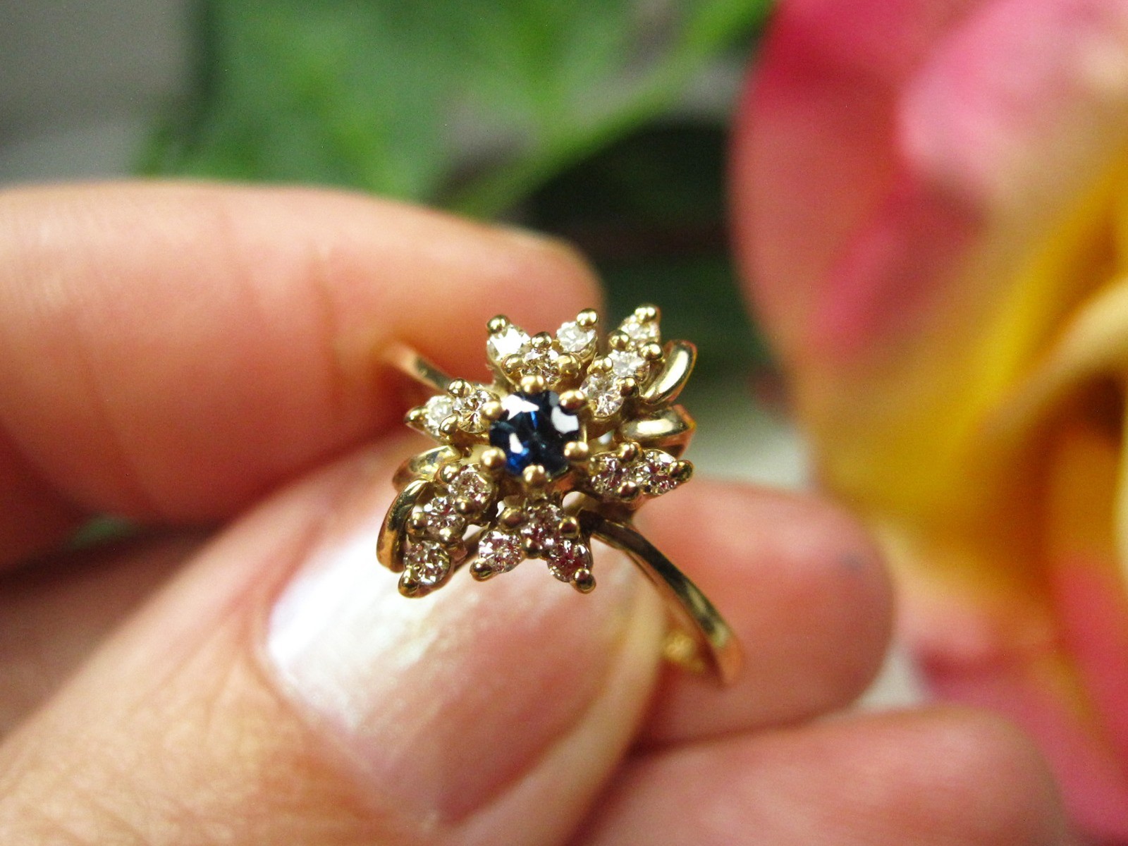 English Mid-Century Floral Sapphire Ring Sz 6 1/4, in Yellow Gold with Diamonds