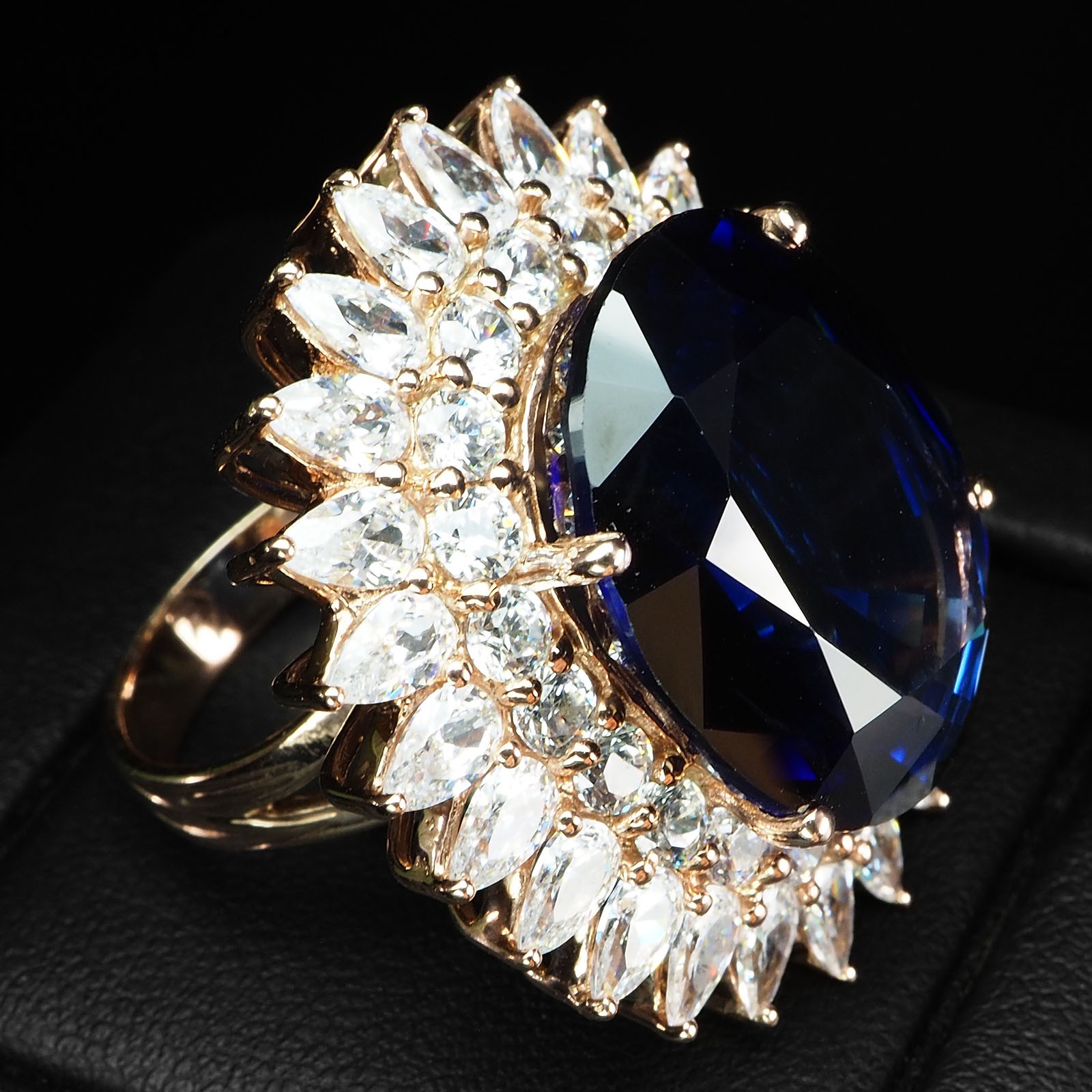 Luxurious Royal Blue Tanzanite Oval 34.45Ct 925 Sterling Silver Rose Gold Rings
