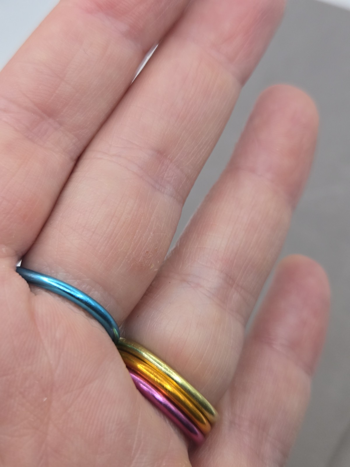 Aluminum Rainbow Wire Wrapped Rings Crochet Yarn Tension Ring 2PCS Adjustable