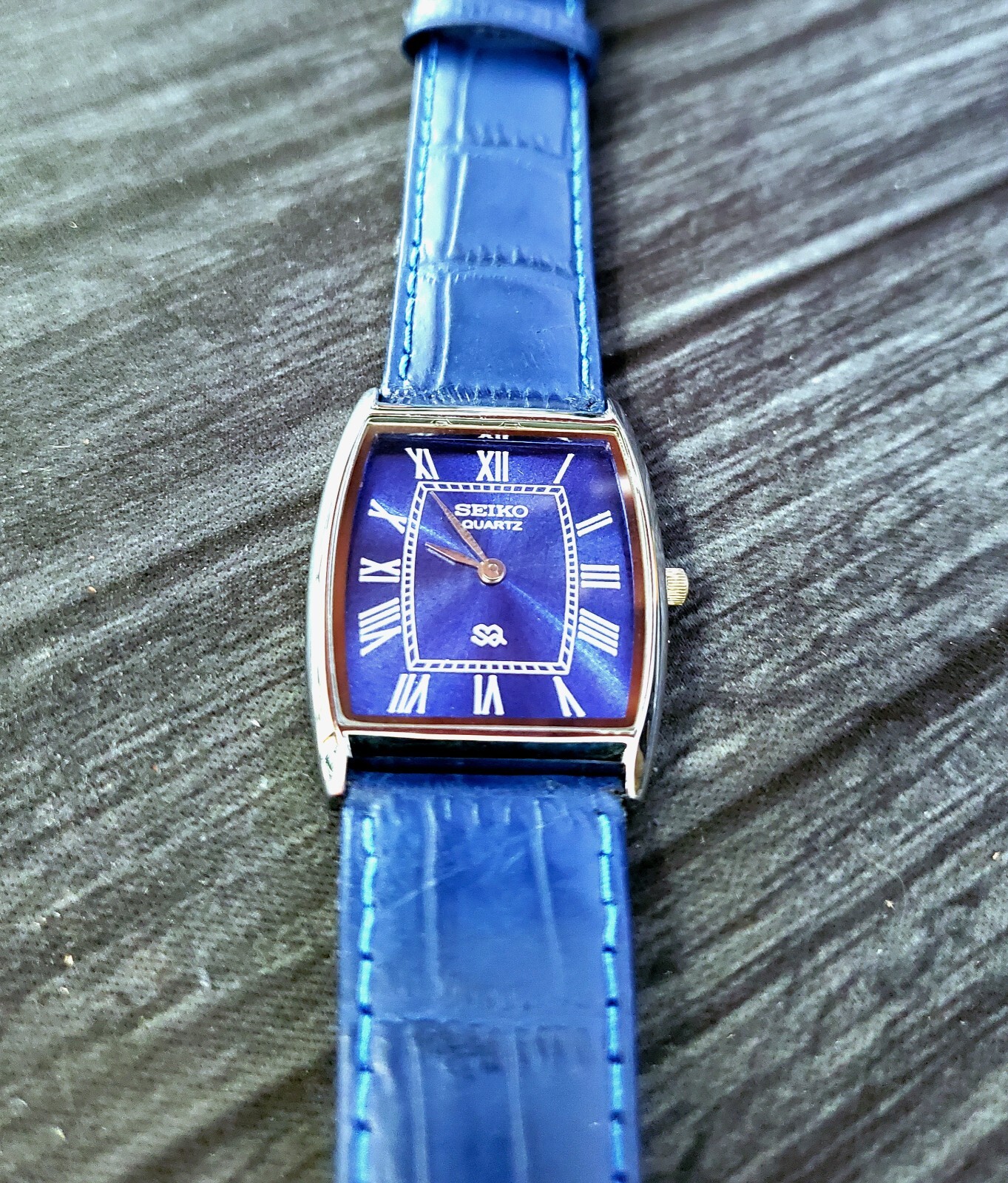 Rare Retro Mens Barrel Tank Slv Blu Blu Dress Watch New Mvt & Batt..