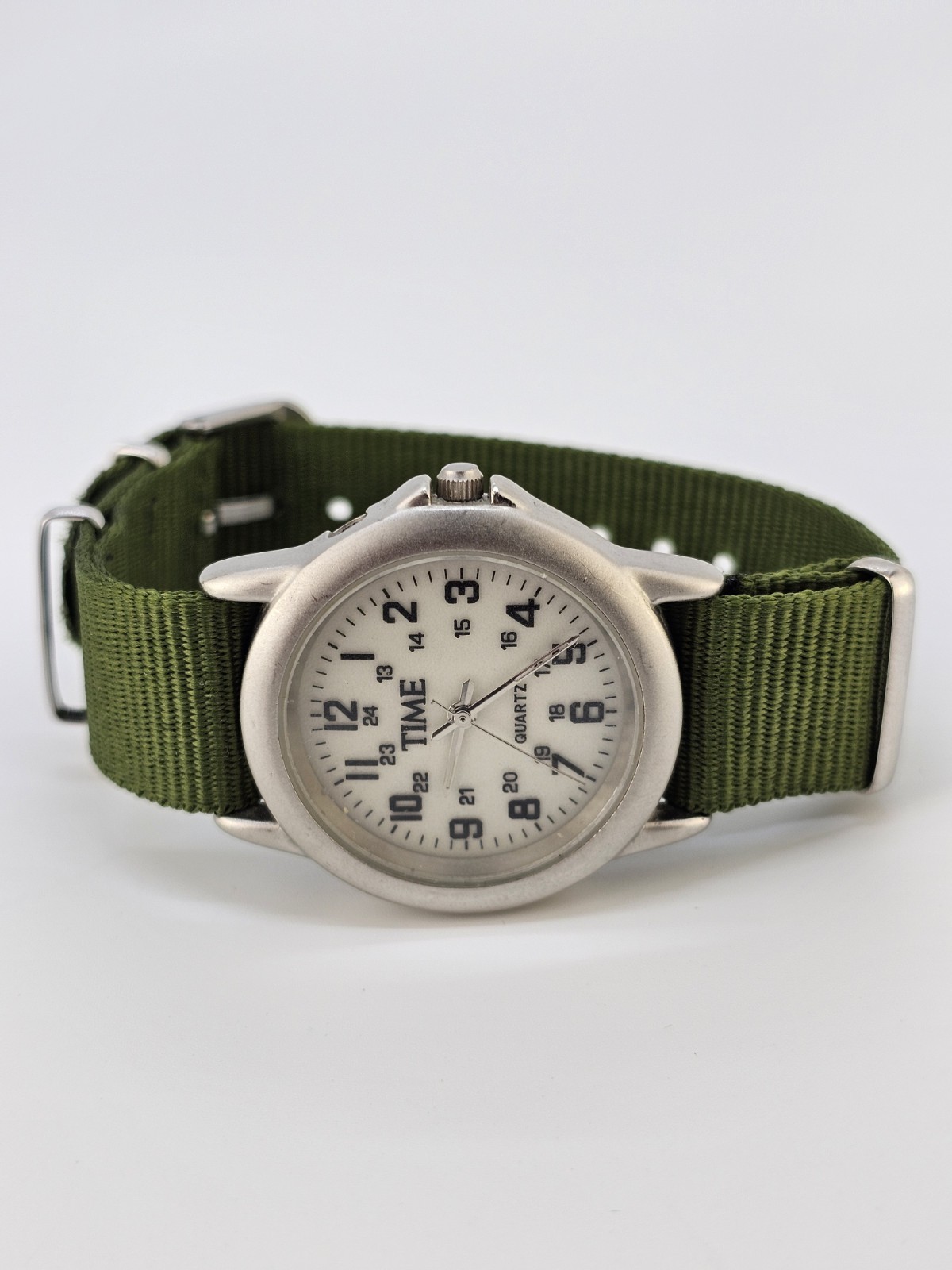 Women’s Field Watch 34MM Gray Dial New Nylon Army Green Band NEW Battery READ