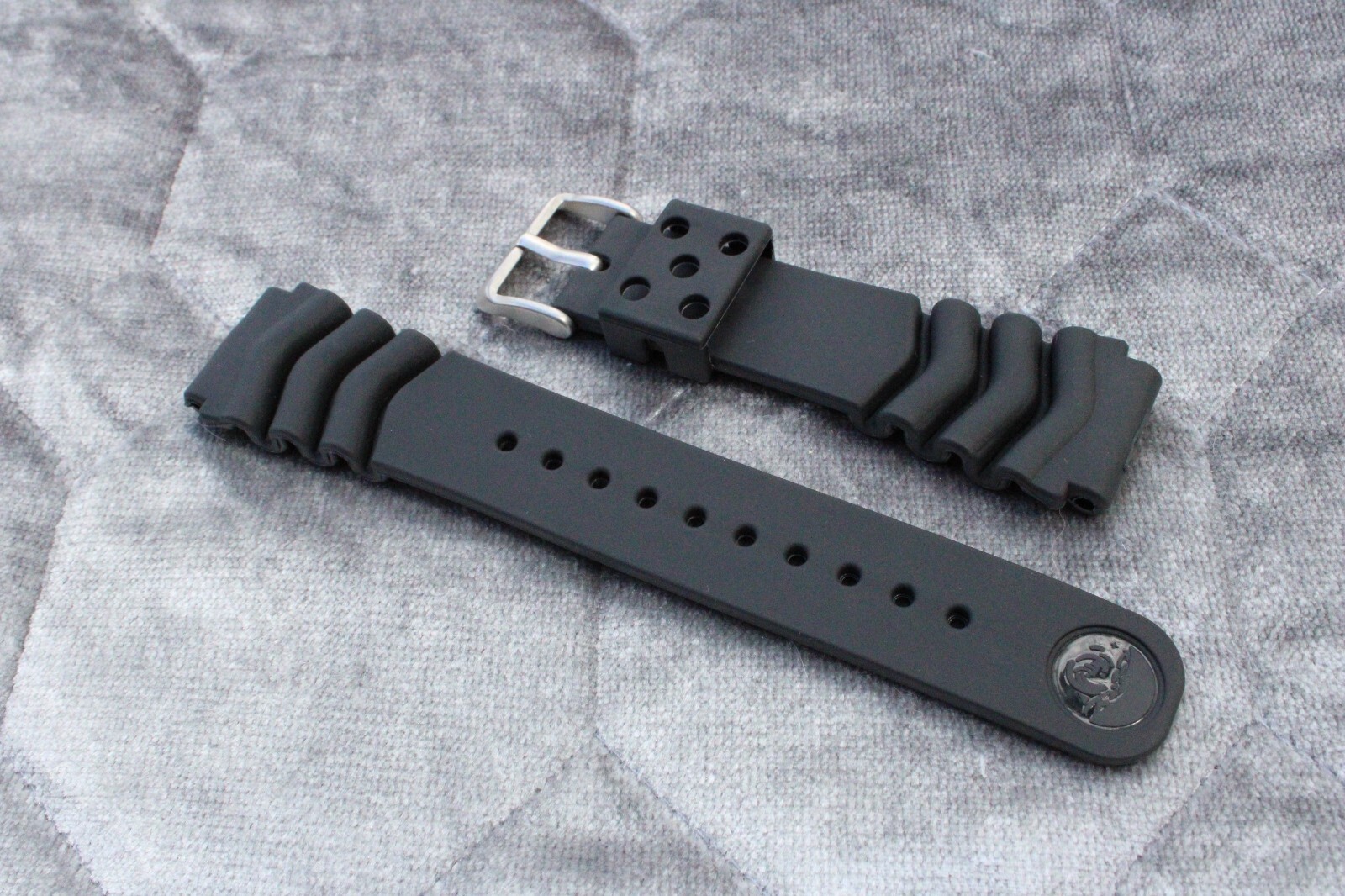 Genuine Seiko Z22 Watch Band Diver SKX171SKX173 18-22mm Black Rubber Curved Vent