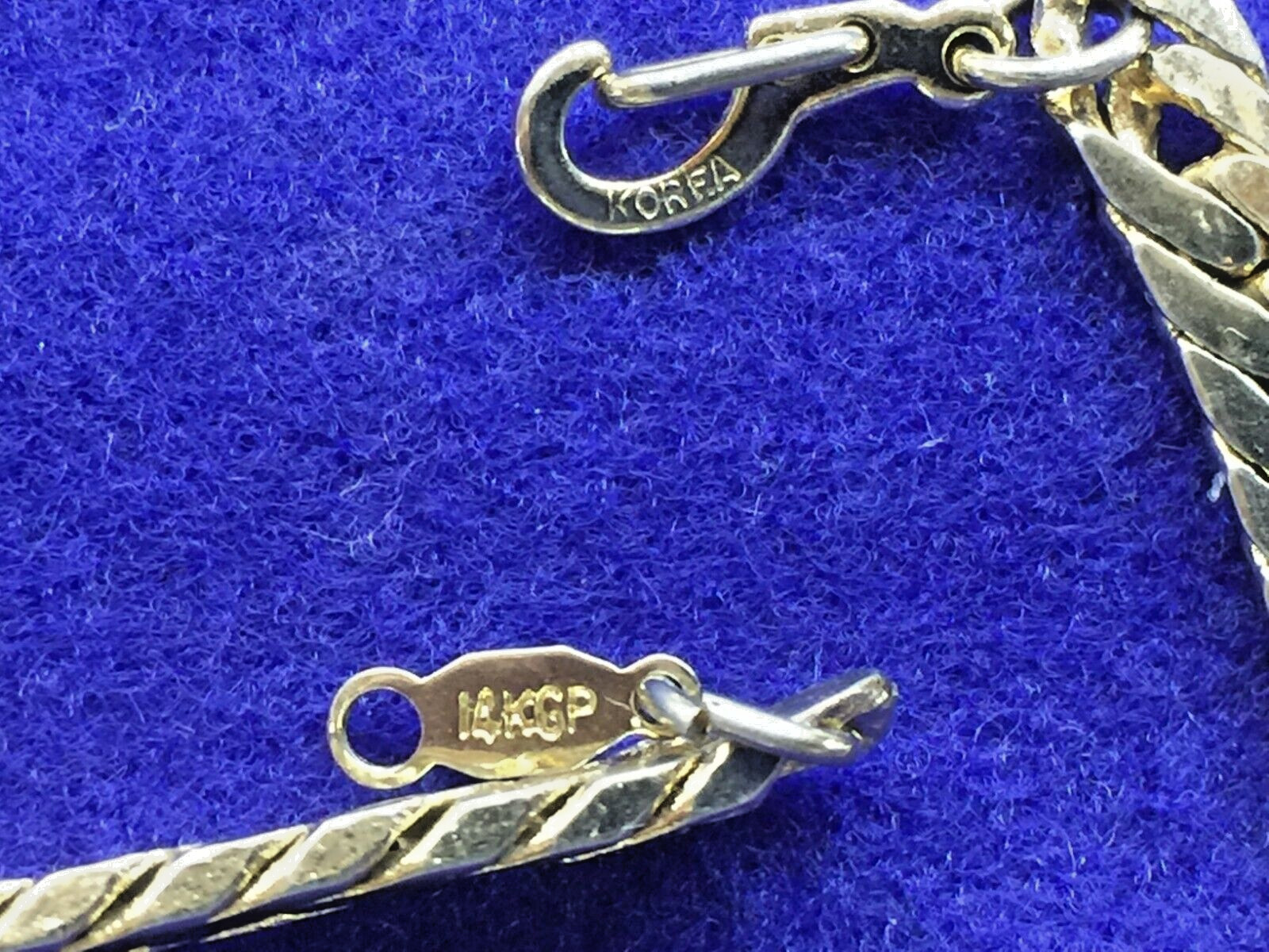 Beautiful Vintage Korea 14 Karat Gold Plate Herringbone Bracelet 7″!