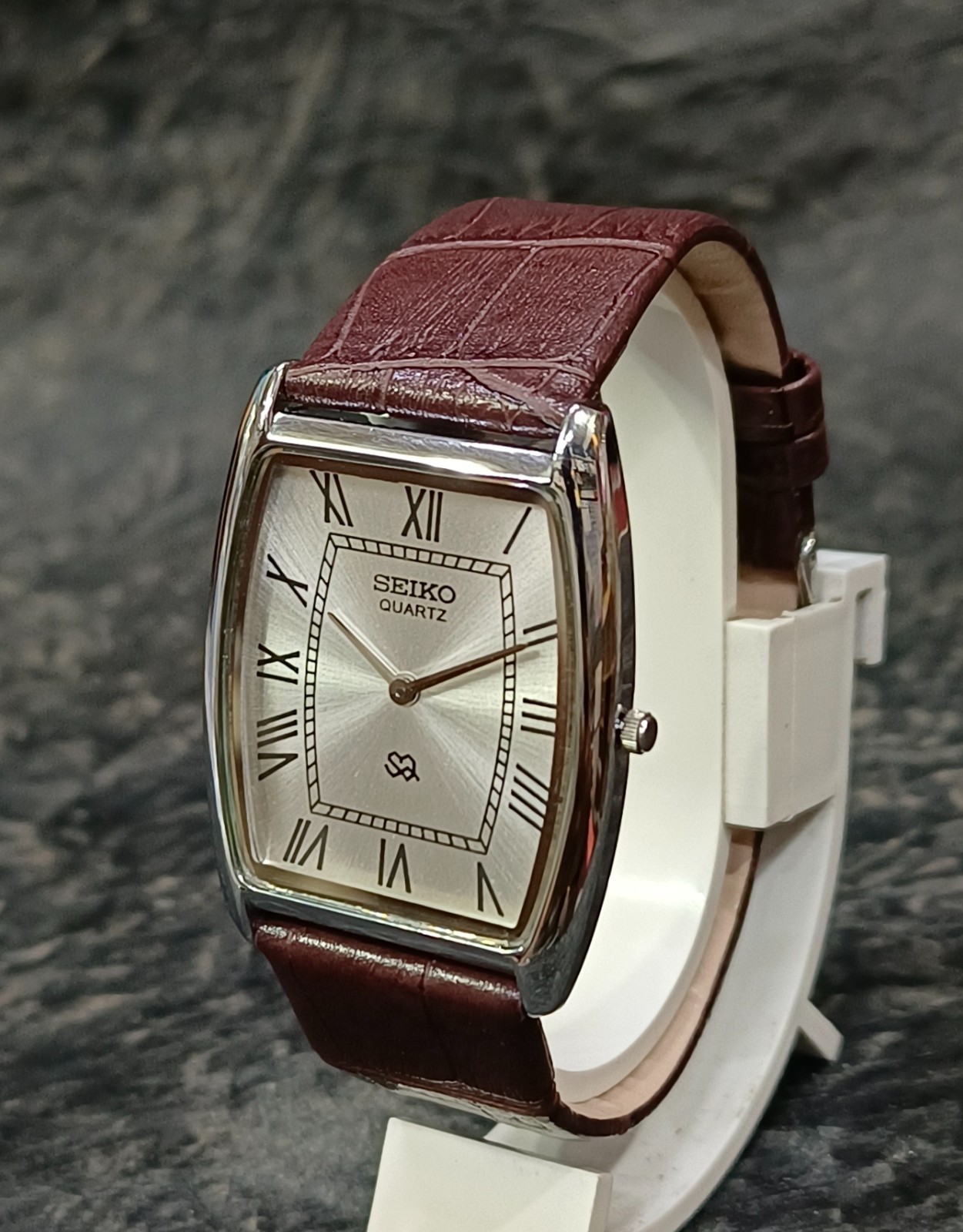 Seiko Quartz Slim Two Hands Dress Watch Classic Minimalist Wristwatch for Men