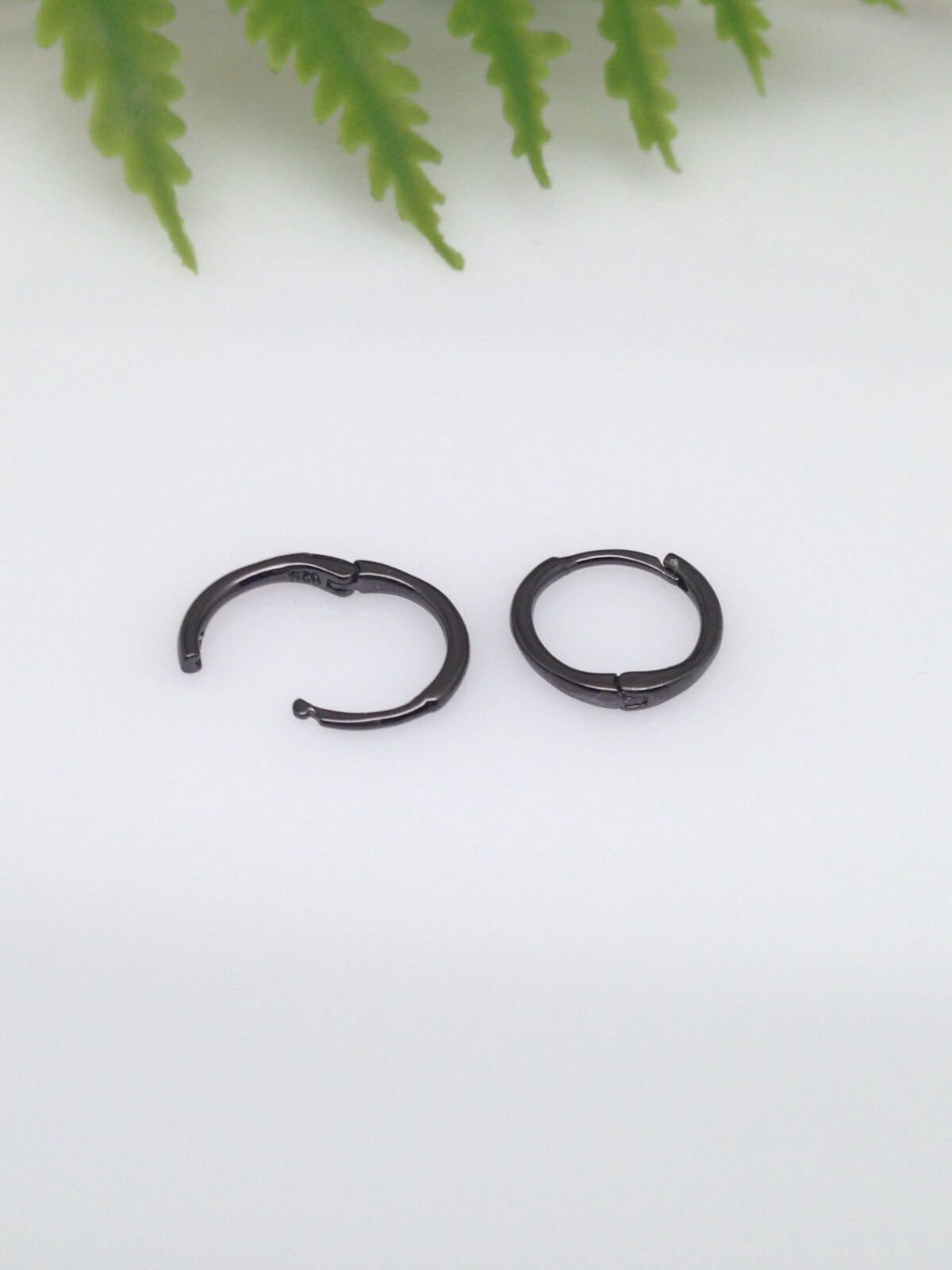 Plain Black Huggie Hoop Earrings Sterling Silver 925 10.8mm/9mmx0.9mm VERY SMALL