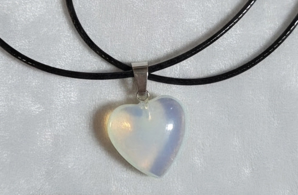 White/Clear Crystal Heart Shaped Pendant Necklace Gift
