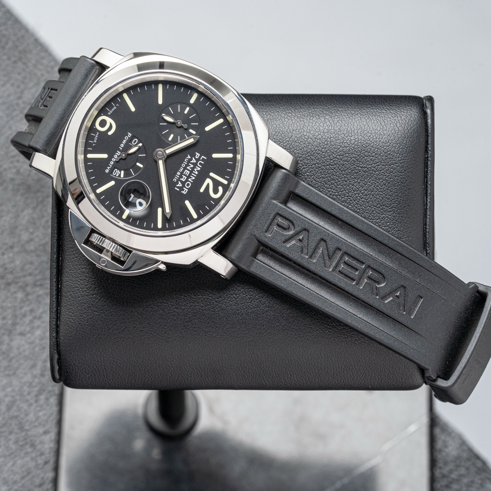 Panerai Luminor Men’s Black Watch with Rubber Strap – PAM00090