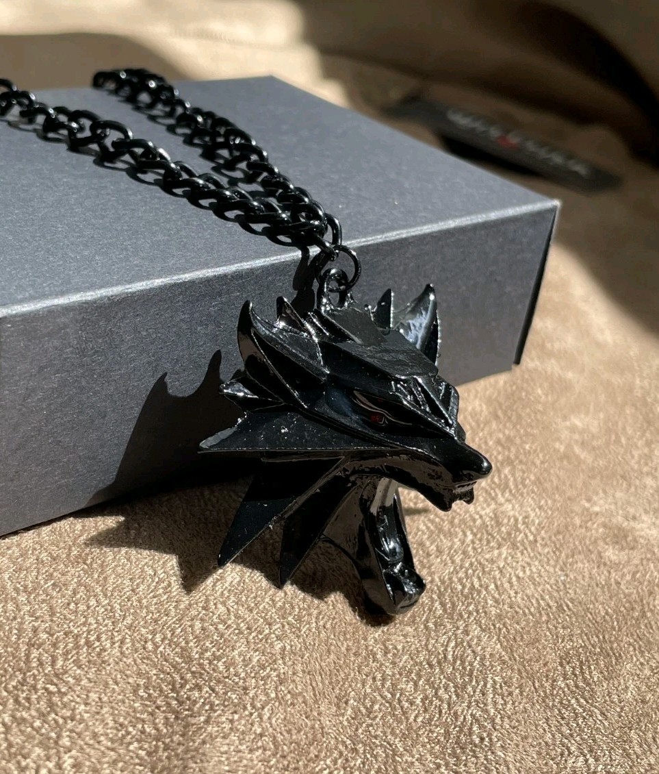 The Witcher Wild Hunt Wolf Medallion Black, Men Women Unisex, 19″ Chain