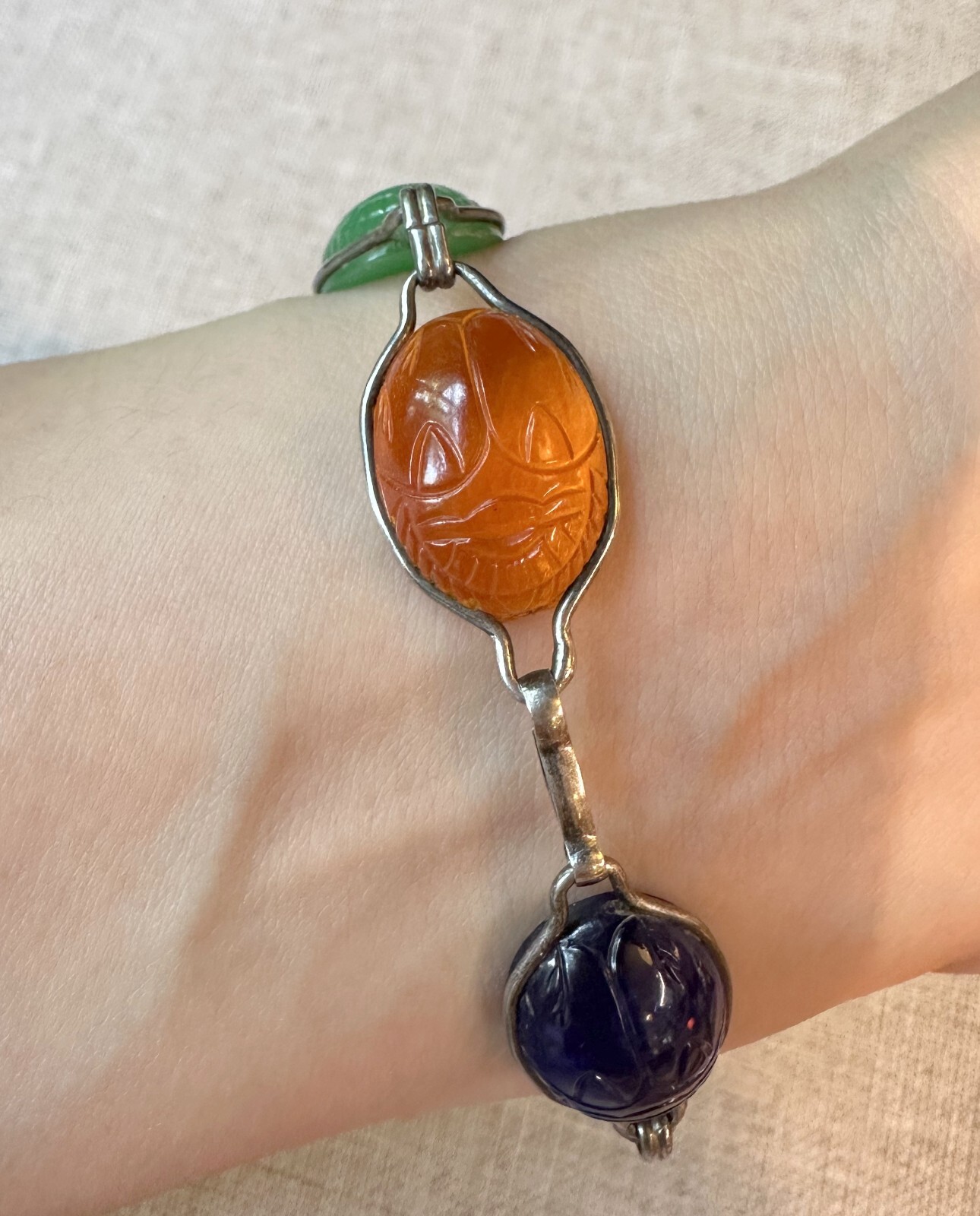 Vintage Truart Sterling Silver Carved Lucite Scarab Bracelet 7 IN 8.8 Grams